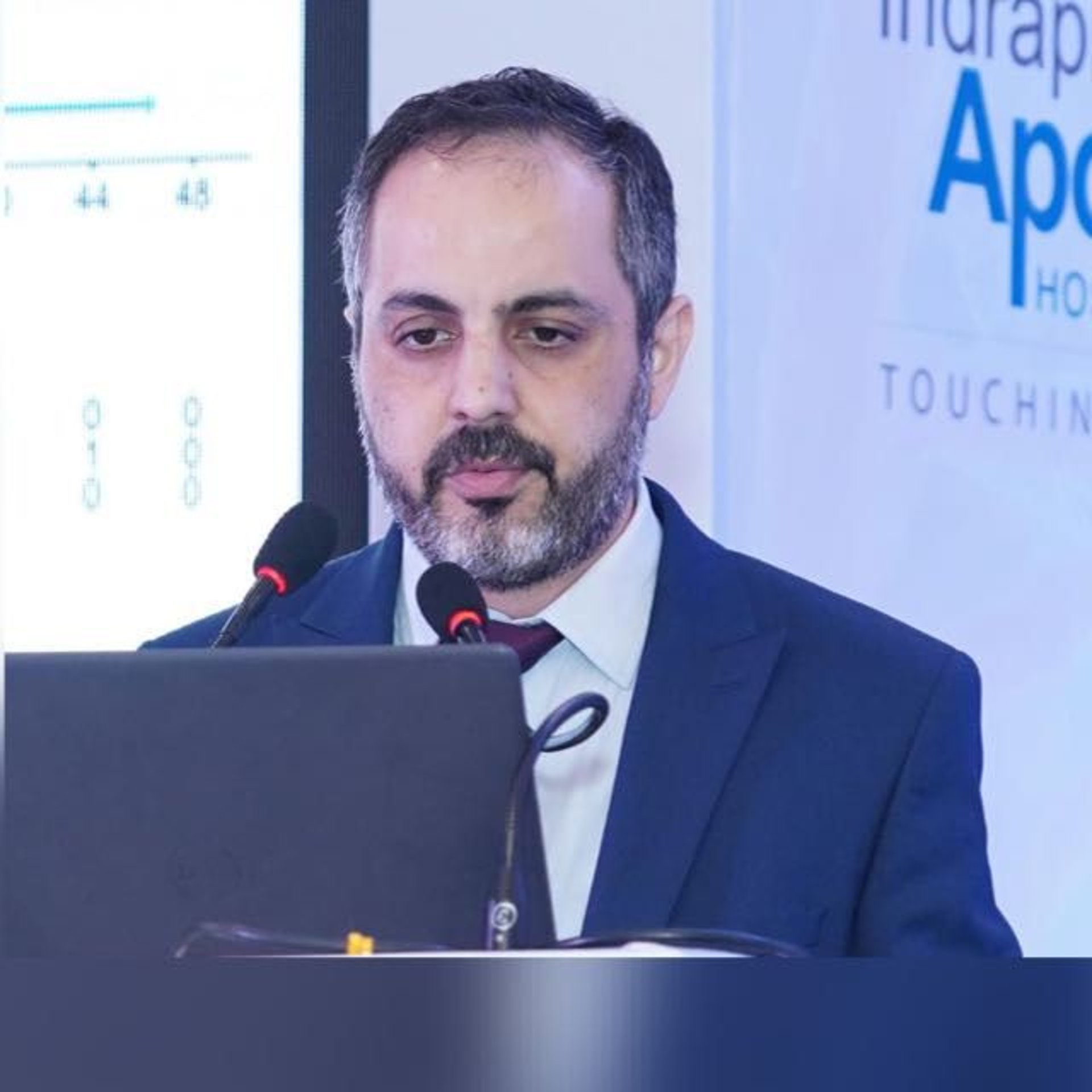 gray computer monitor