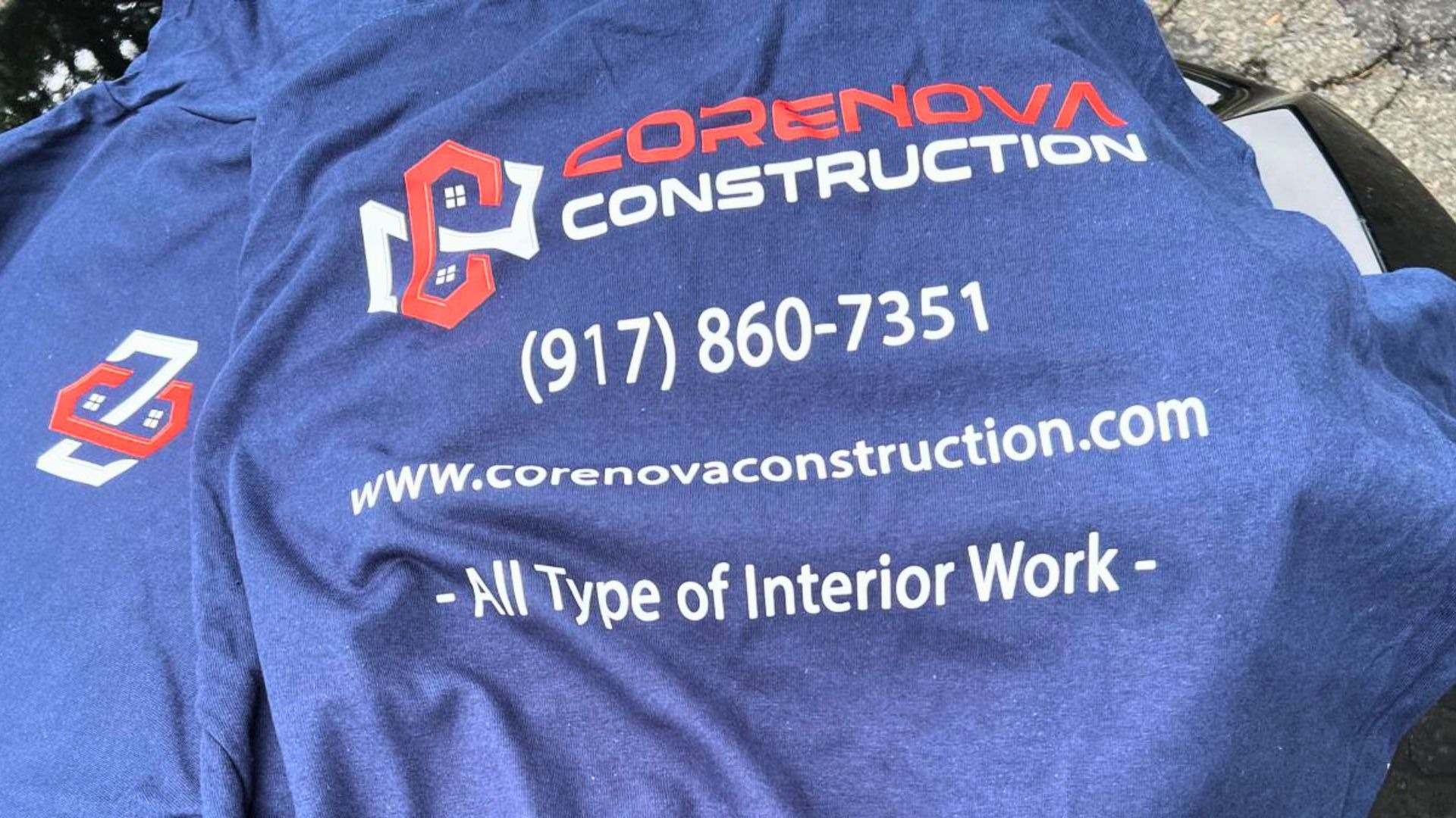 gray computer monitor