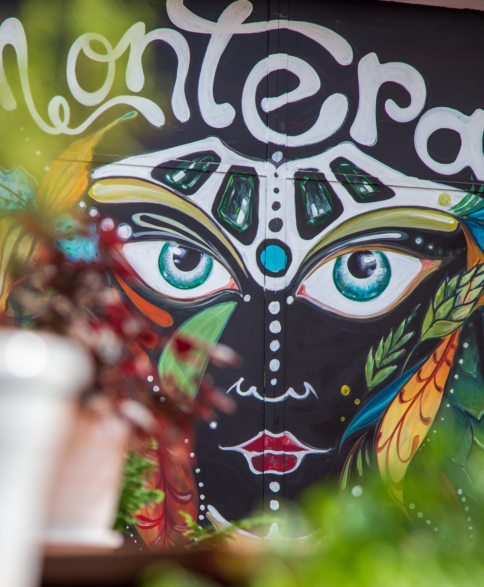 black and white bed linen