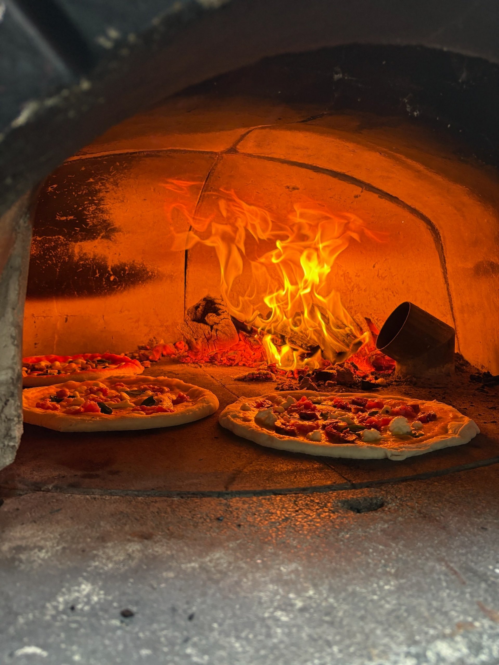 gray computer monitor