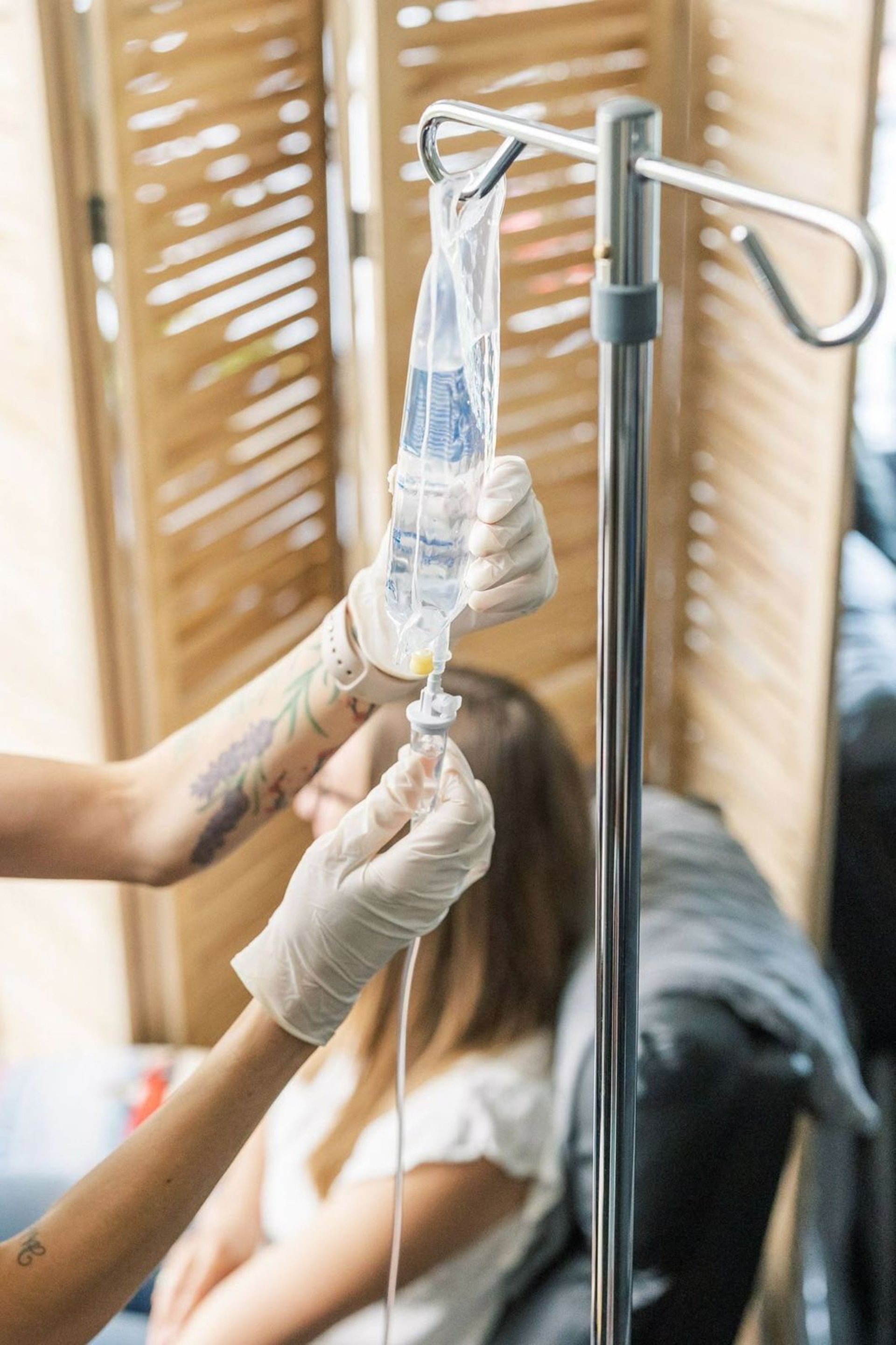 black and white bed linen