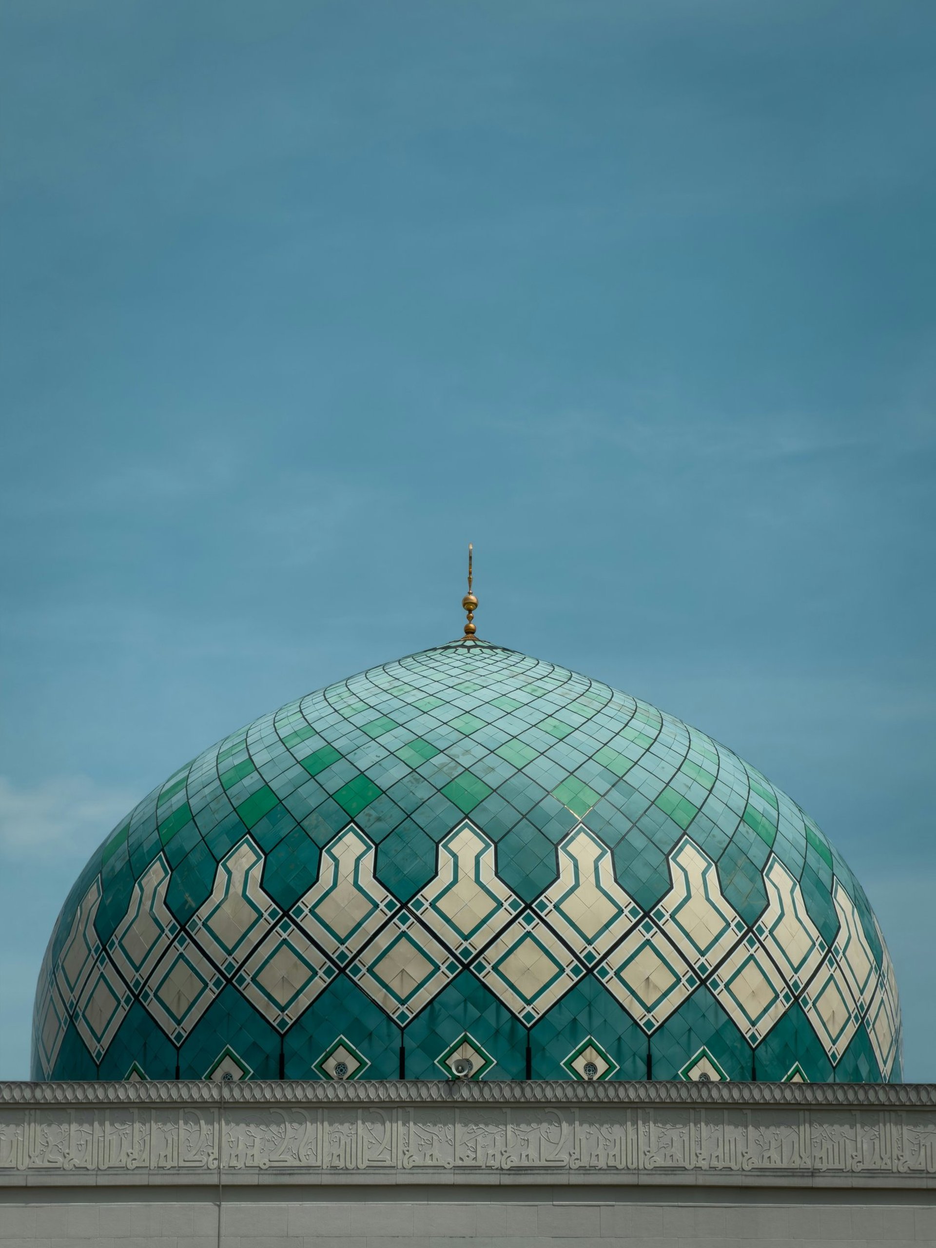 gray computer monitor