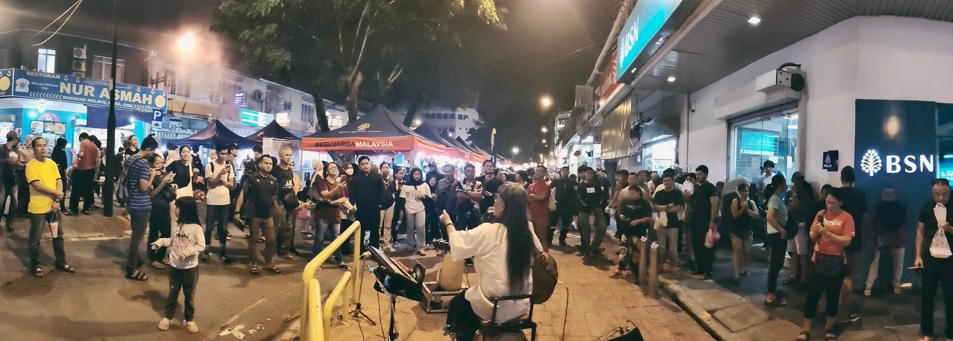 gray computer monitor