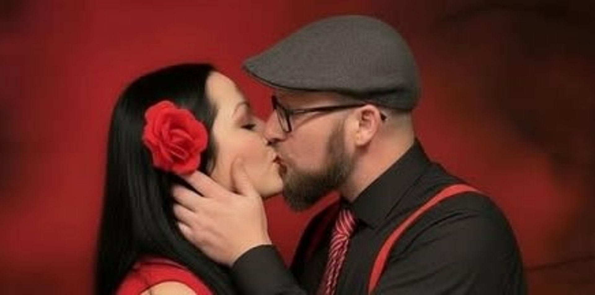 black and white bed linen