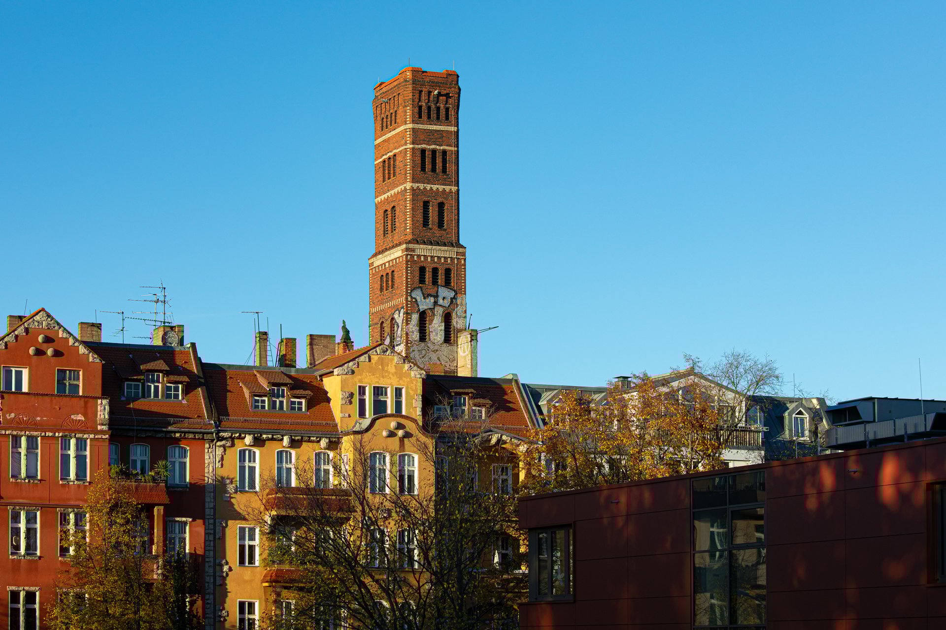 brown 4-layer bricked building