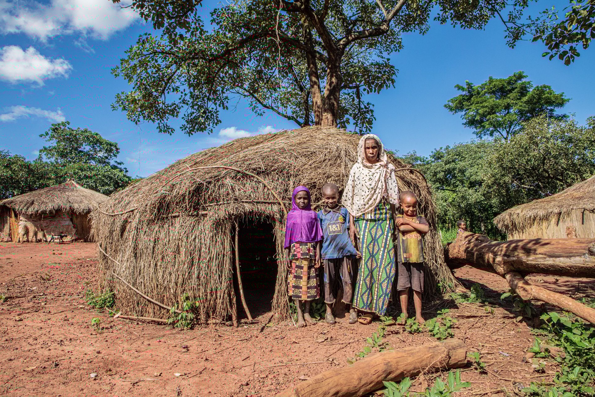 black and white bed linen