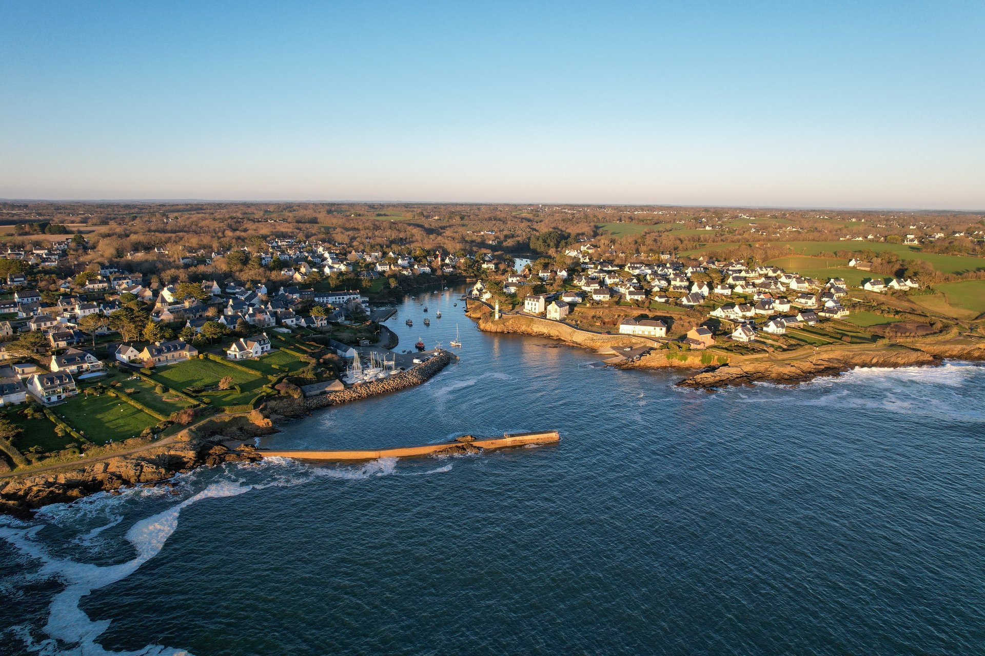 black and white bed linen