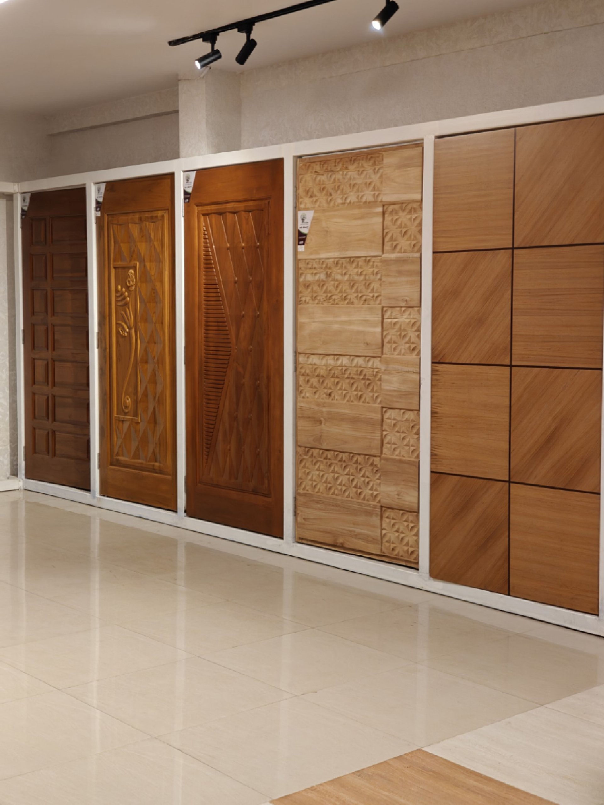 gray computer monitor