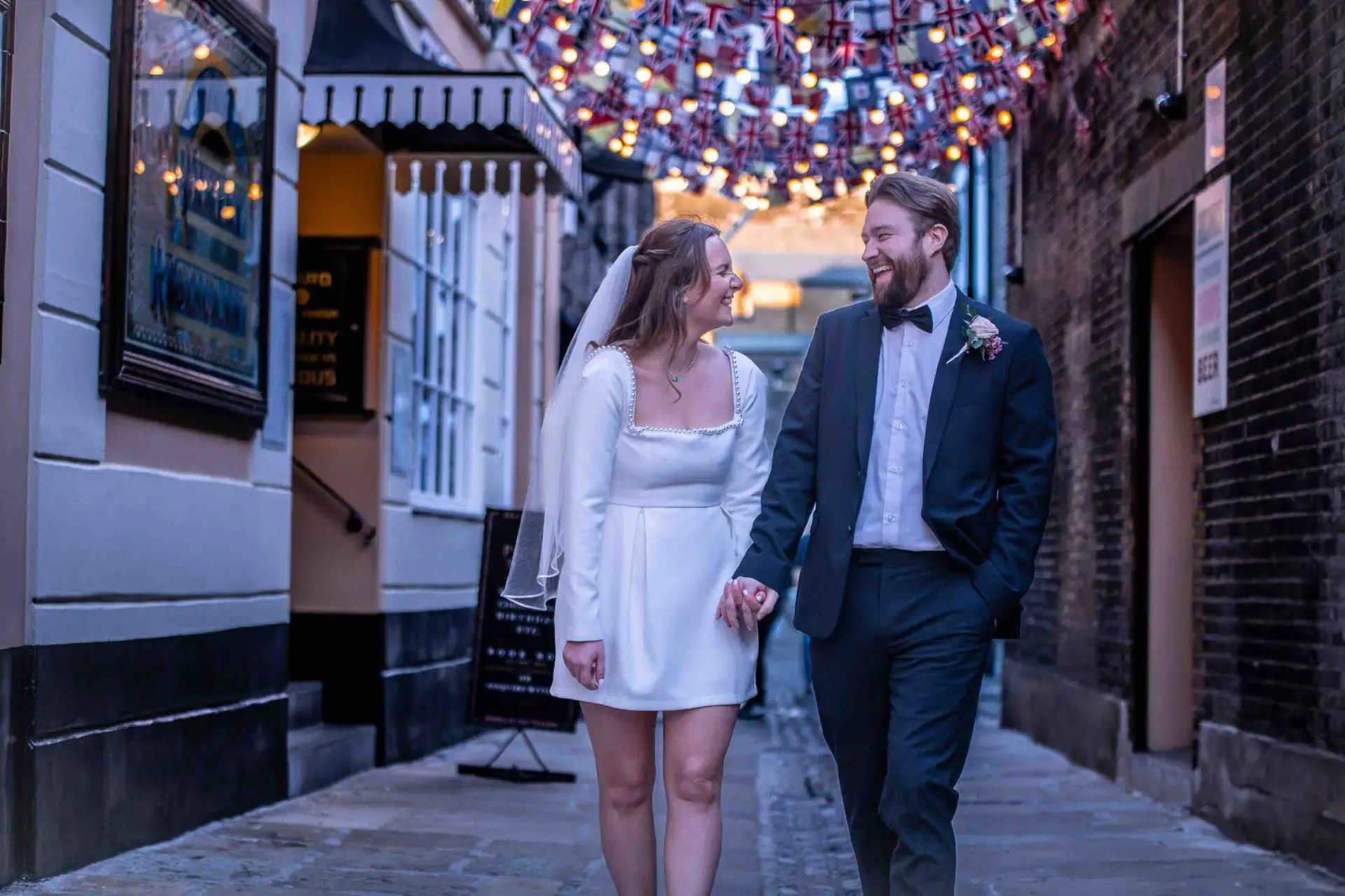 newly-weds walking around Greenwich
