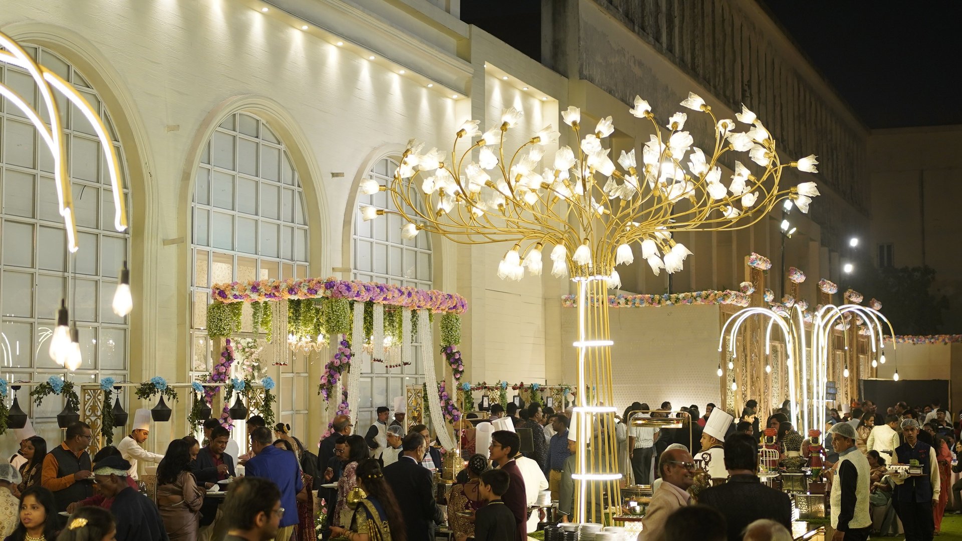 black and white bed linen