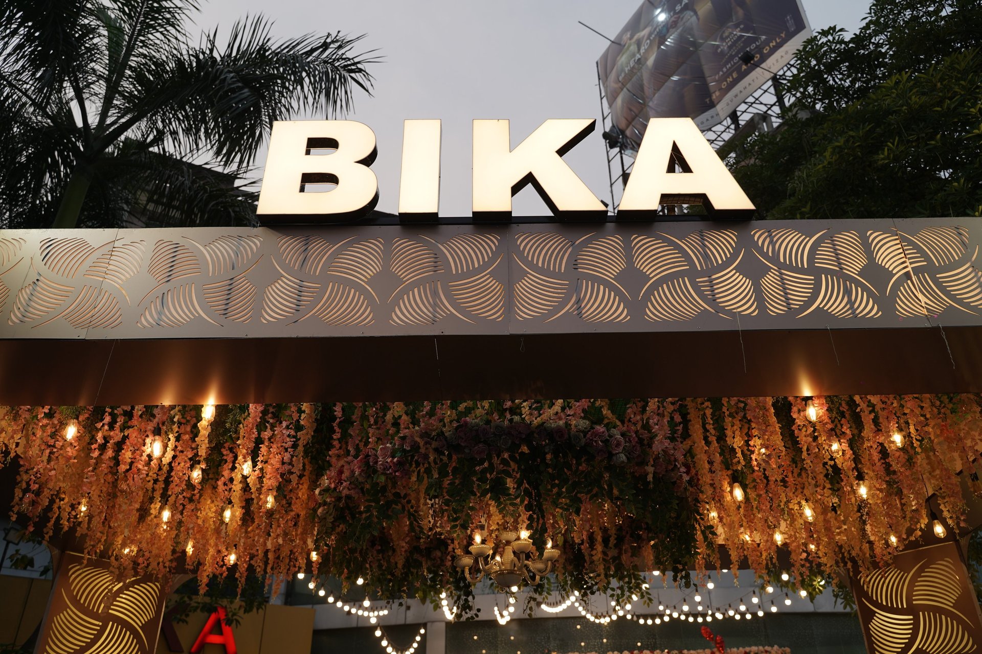 black and brown leather padded tub sofa