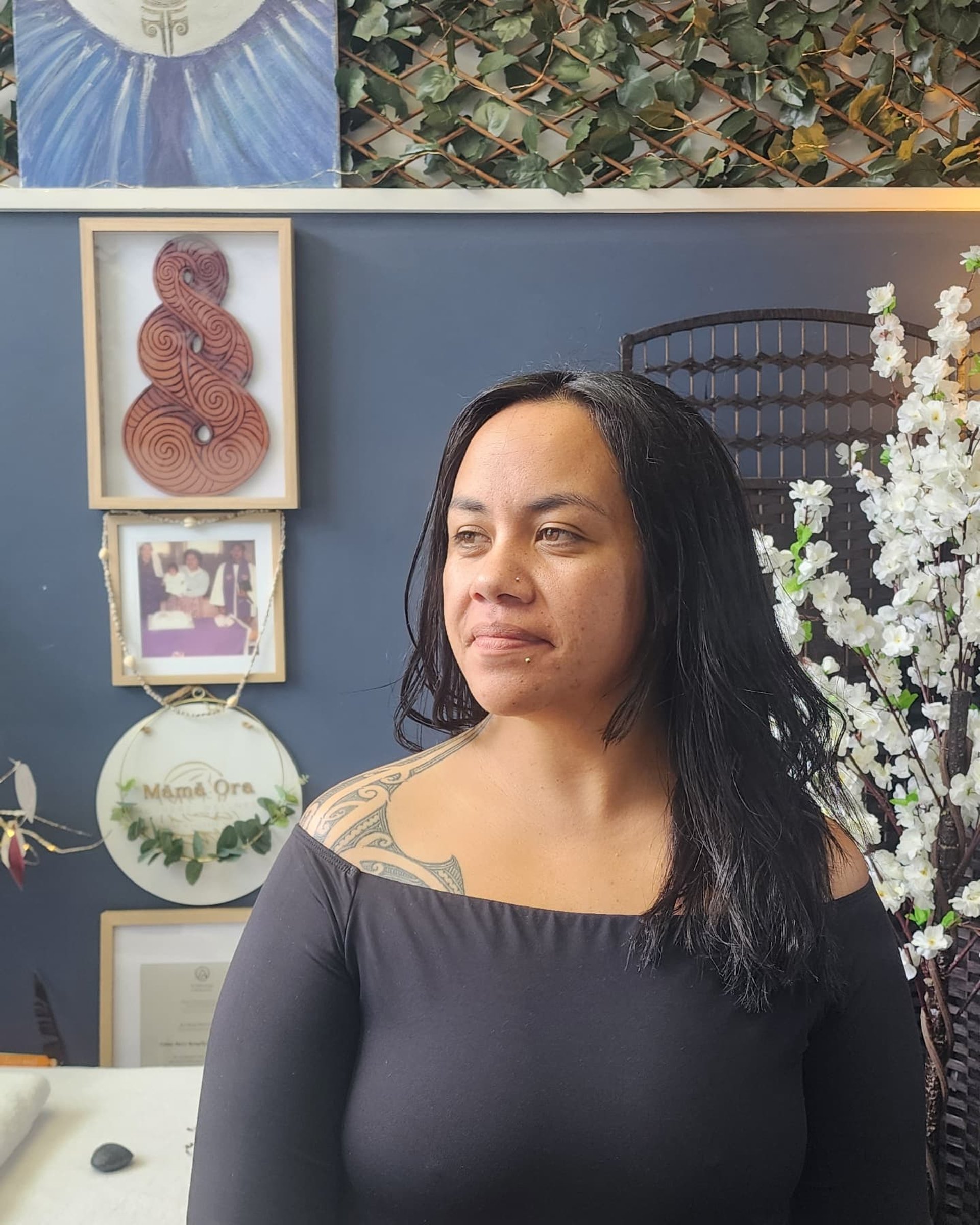 black and brown leather padded tub sofa