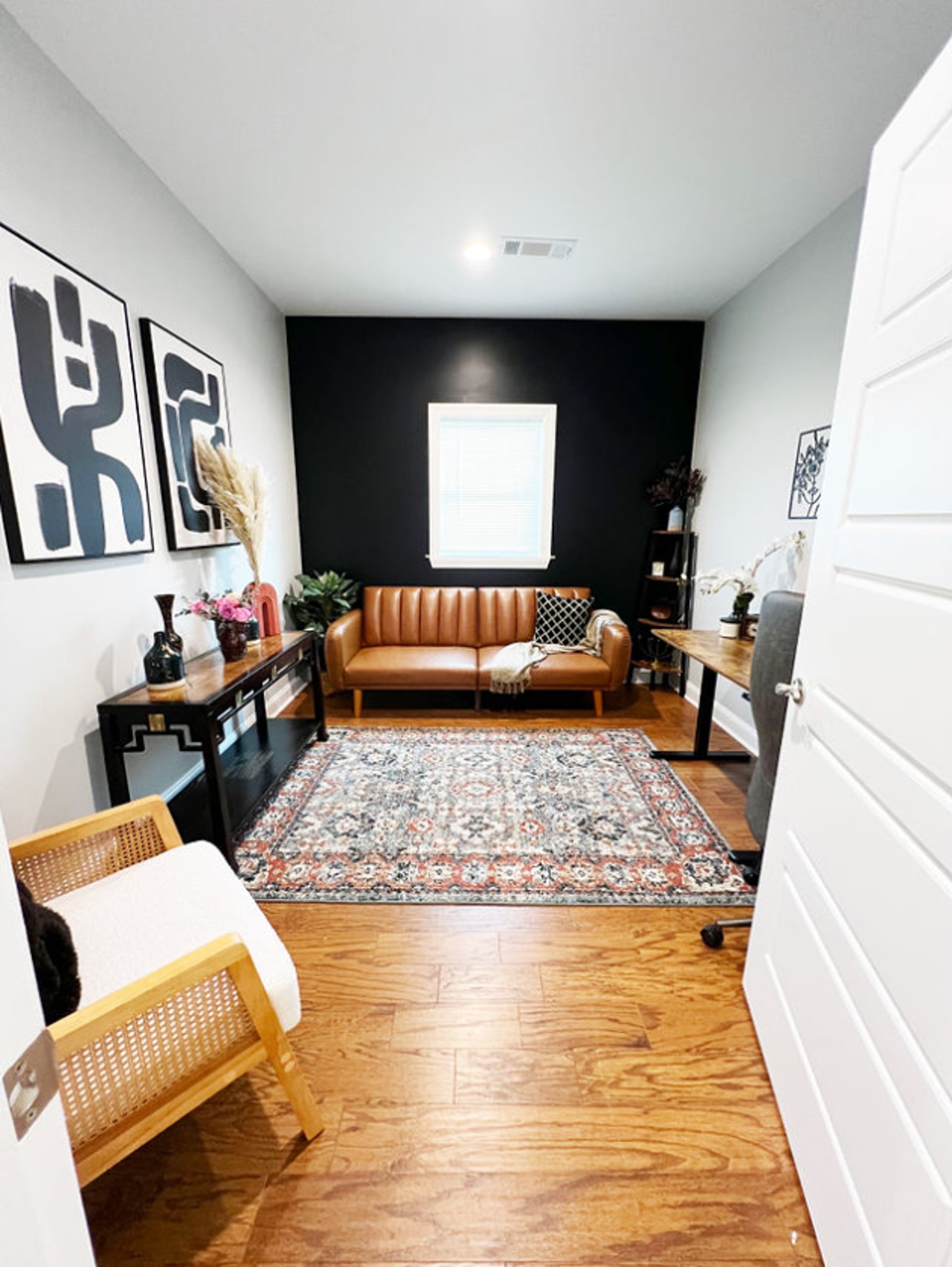 black and white bed linen