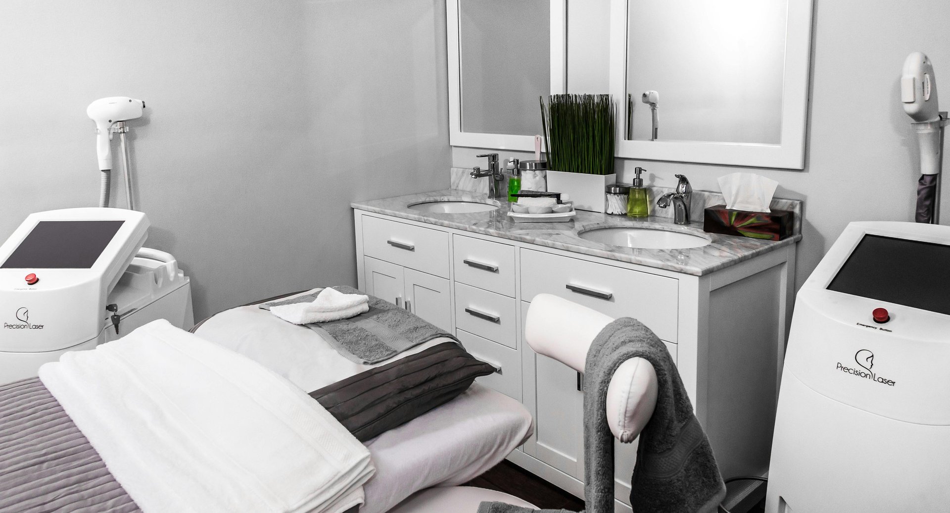 black and white bed linen