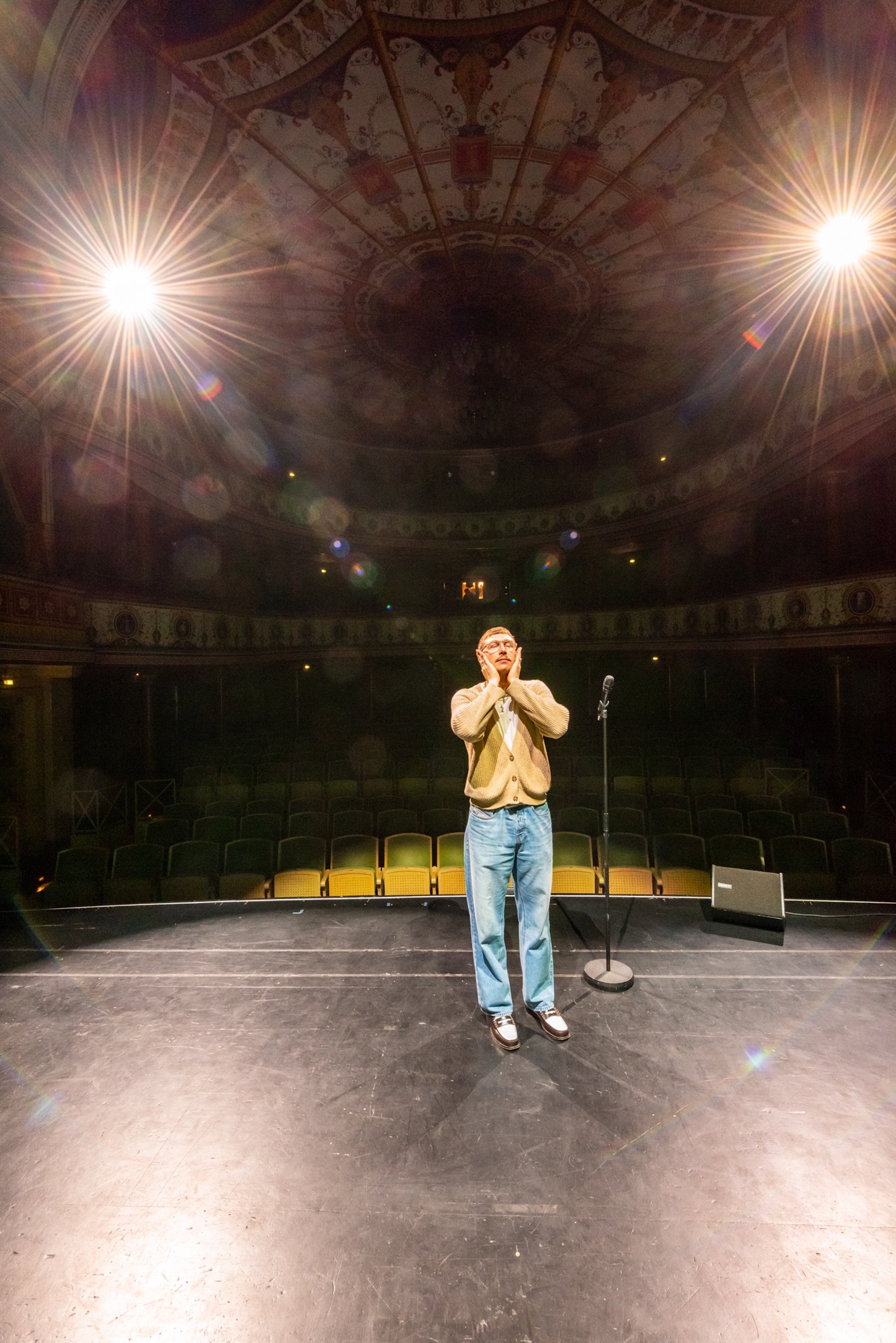 black and white bed linen