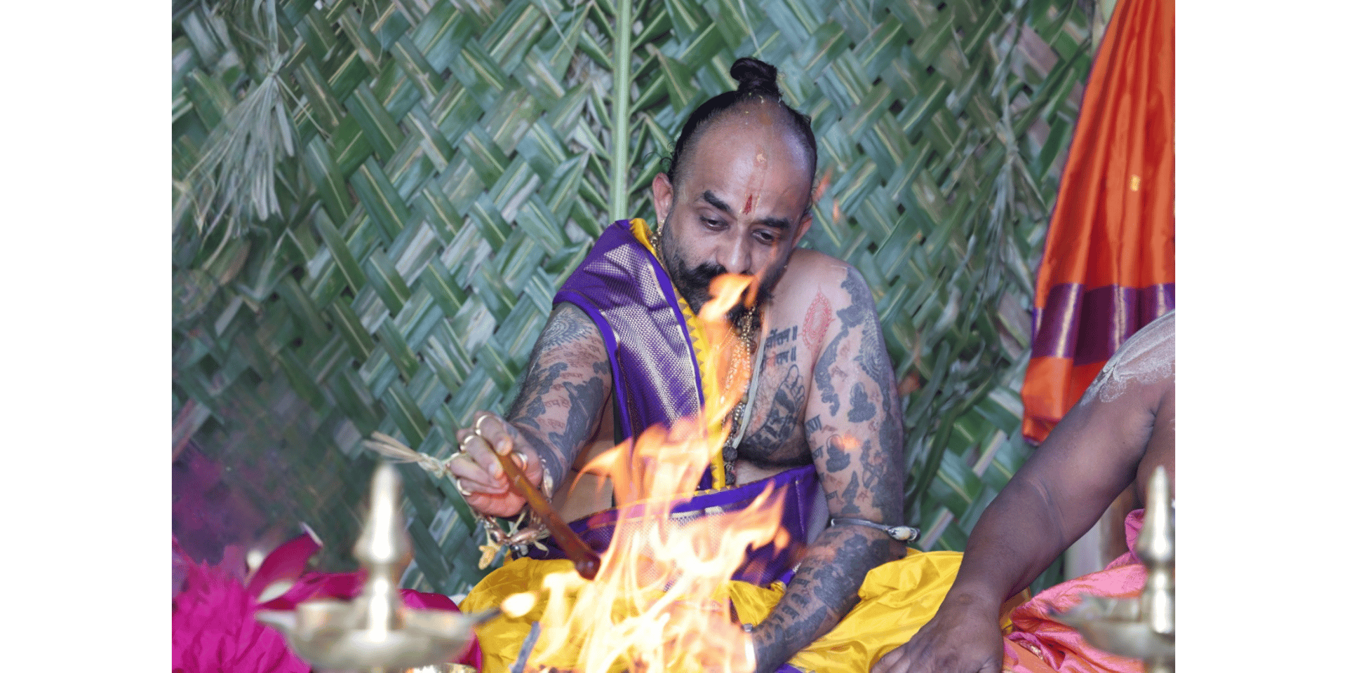 black and white bed linen