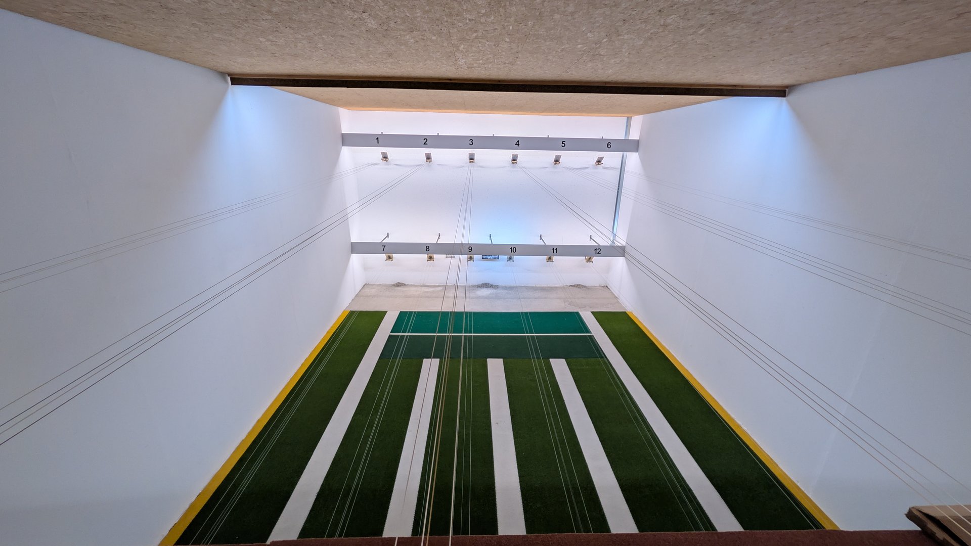 black and white bed linen