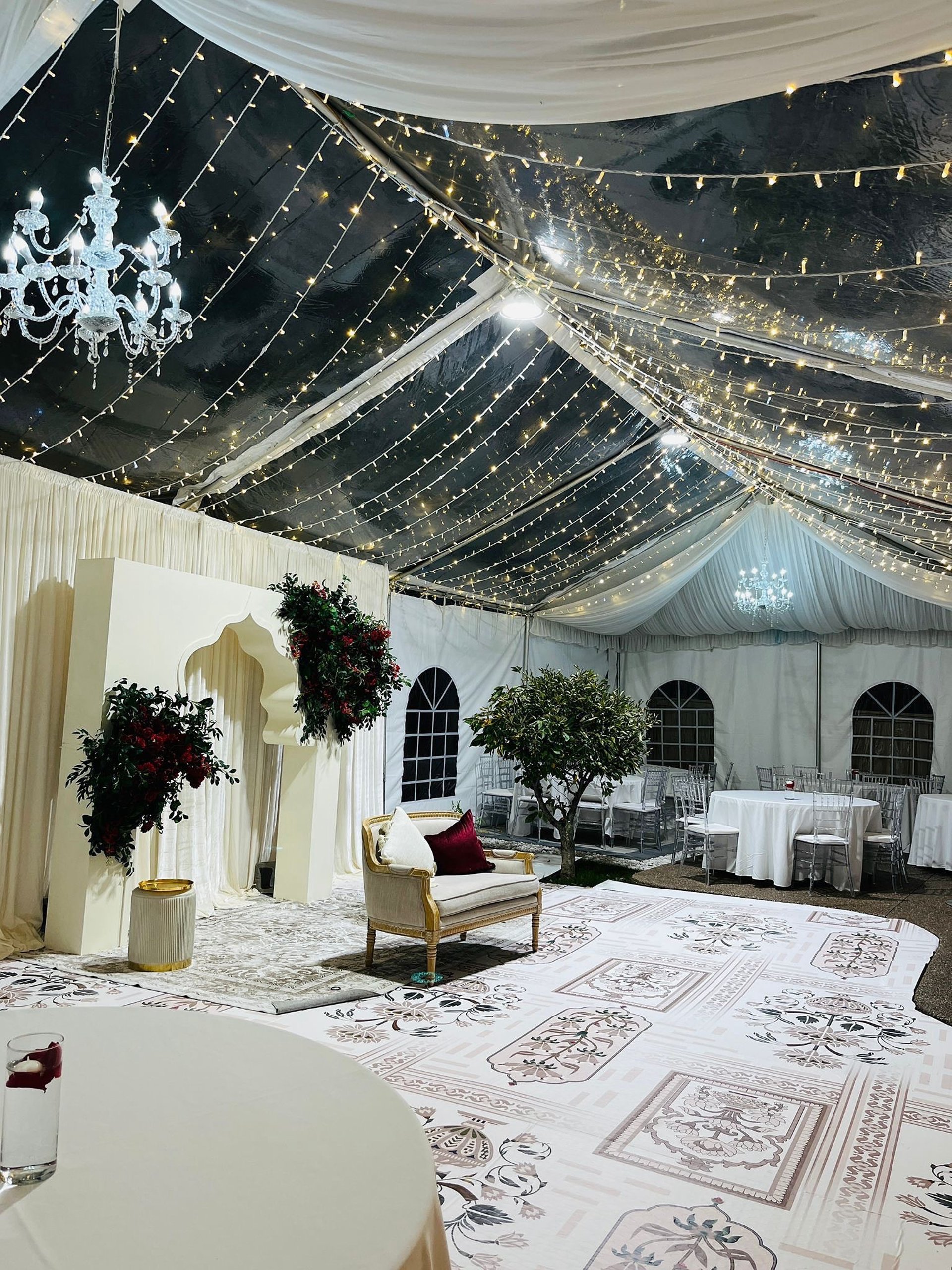 gray computer monitor