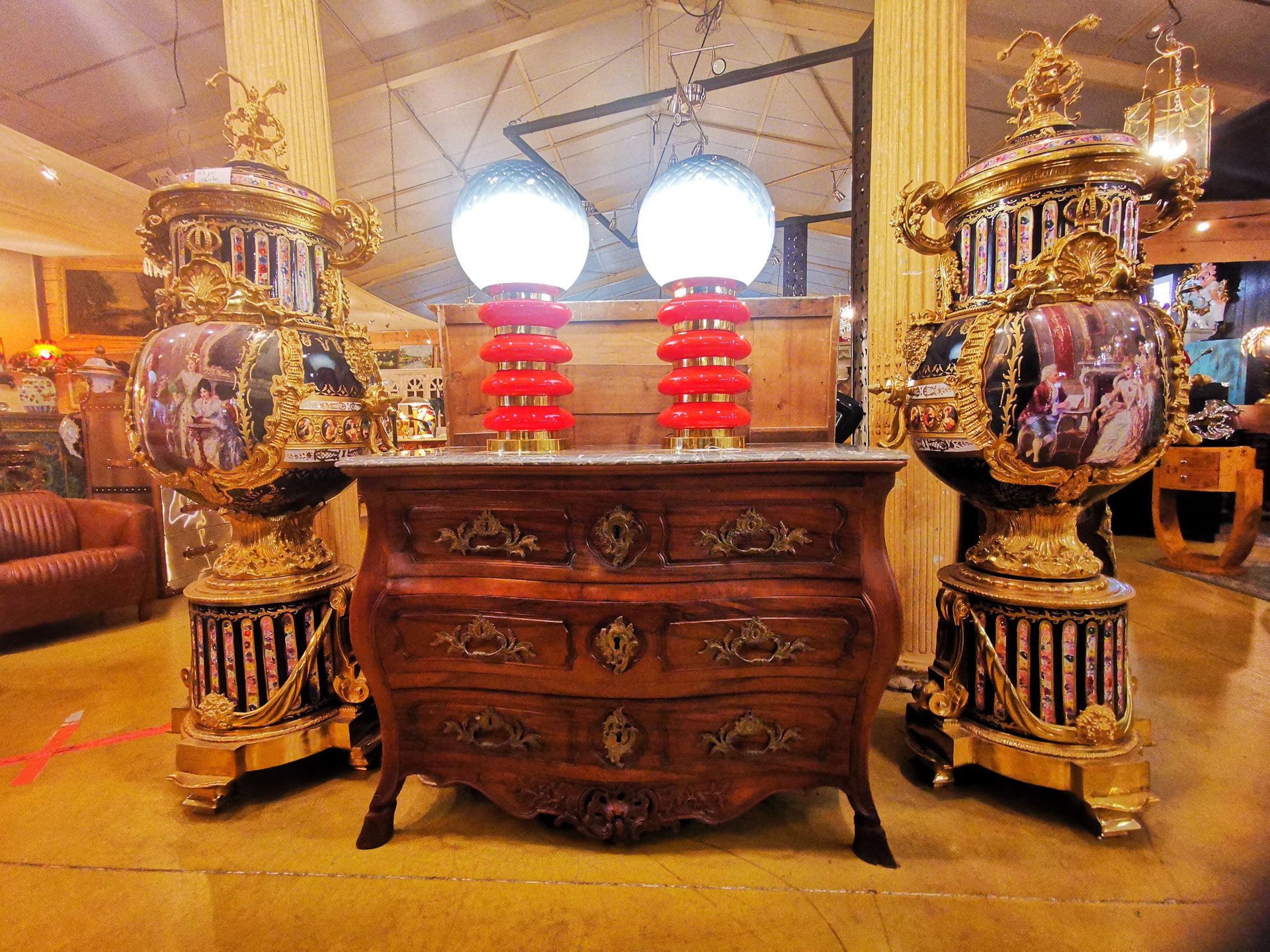 black and white bed linen