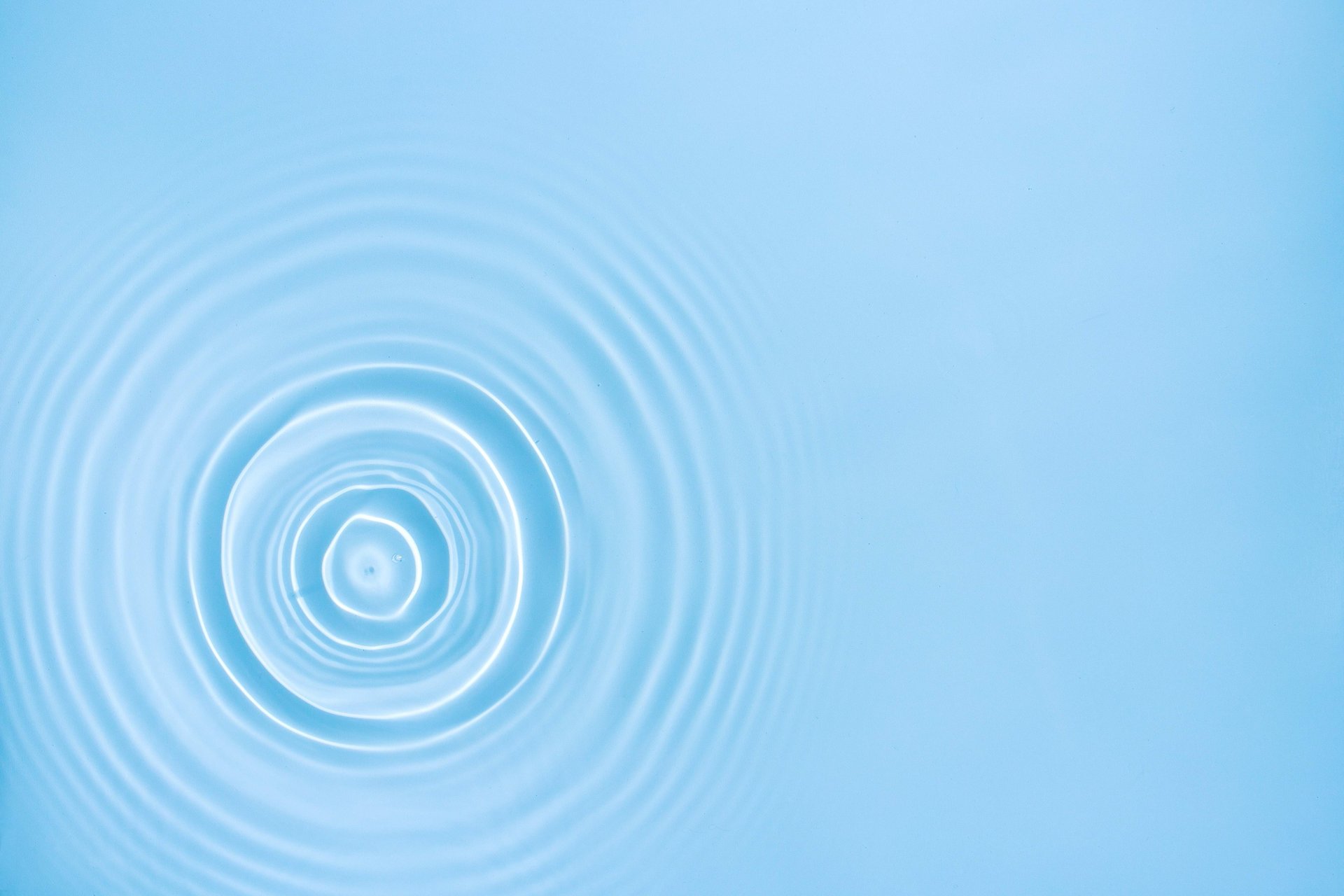 gray computer monitor