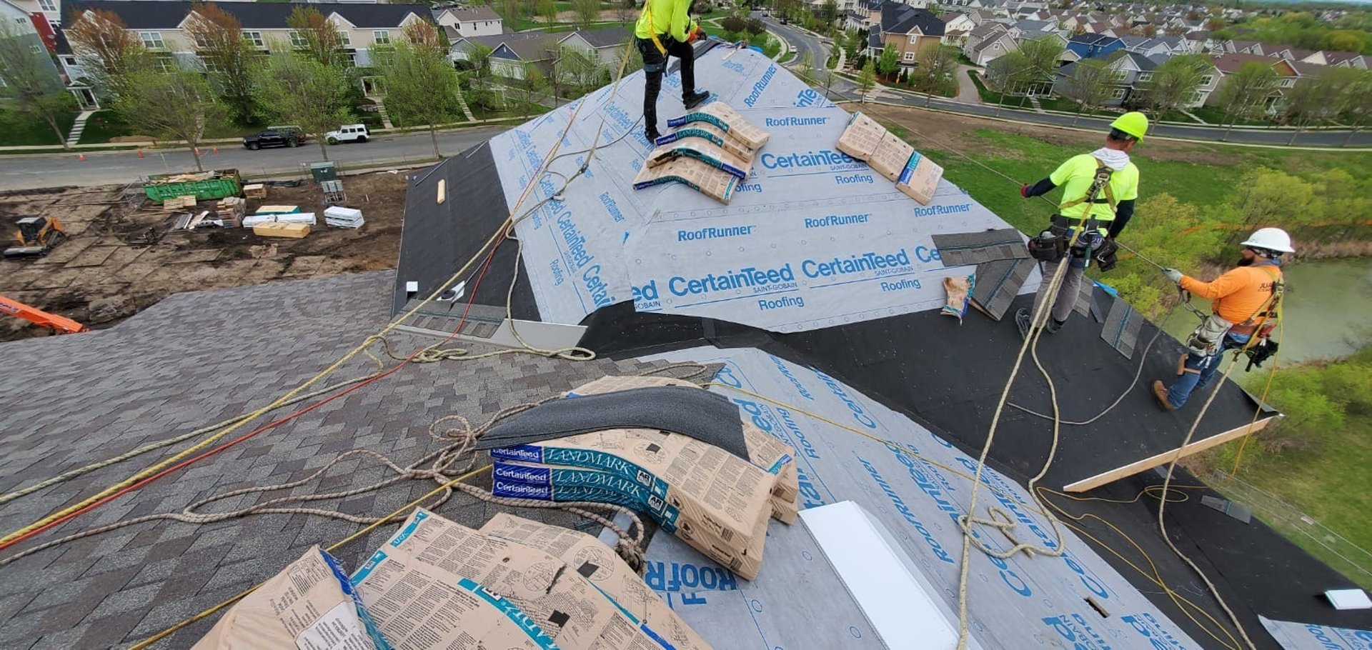 black and white bed linen