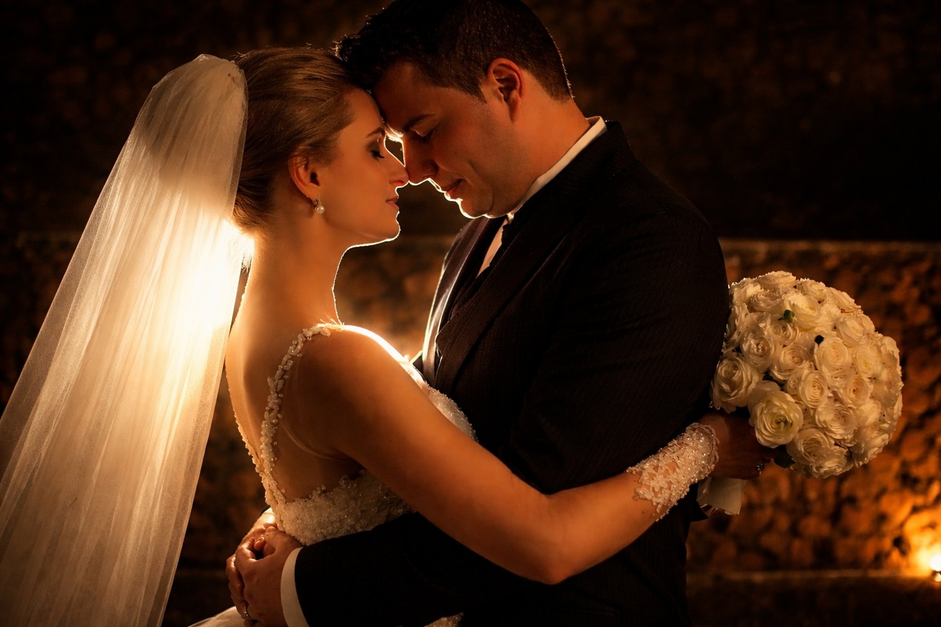 black and white bed linen