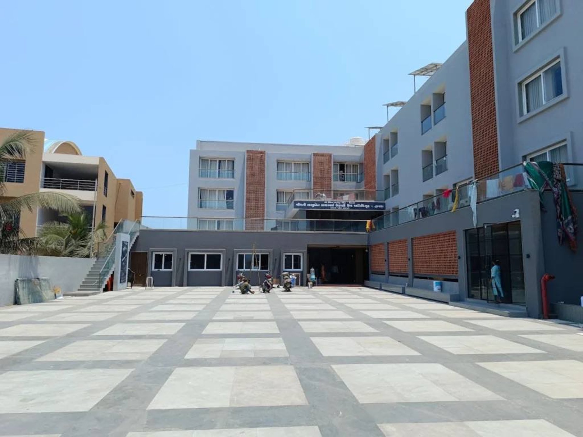 black and white bed linen