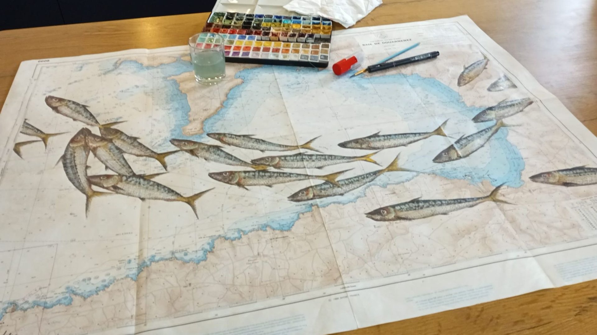 black and white bed linen