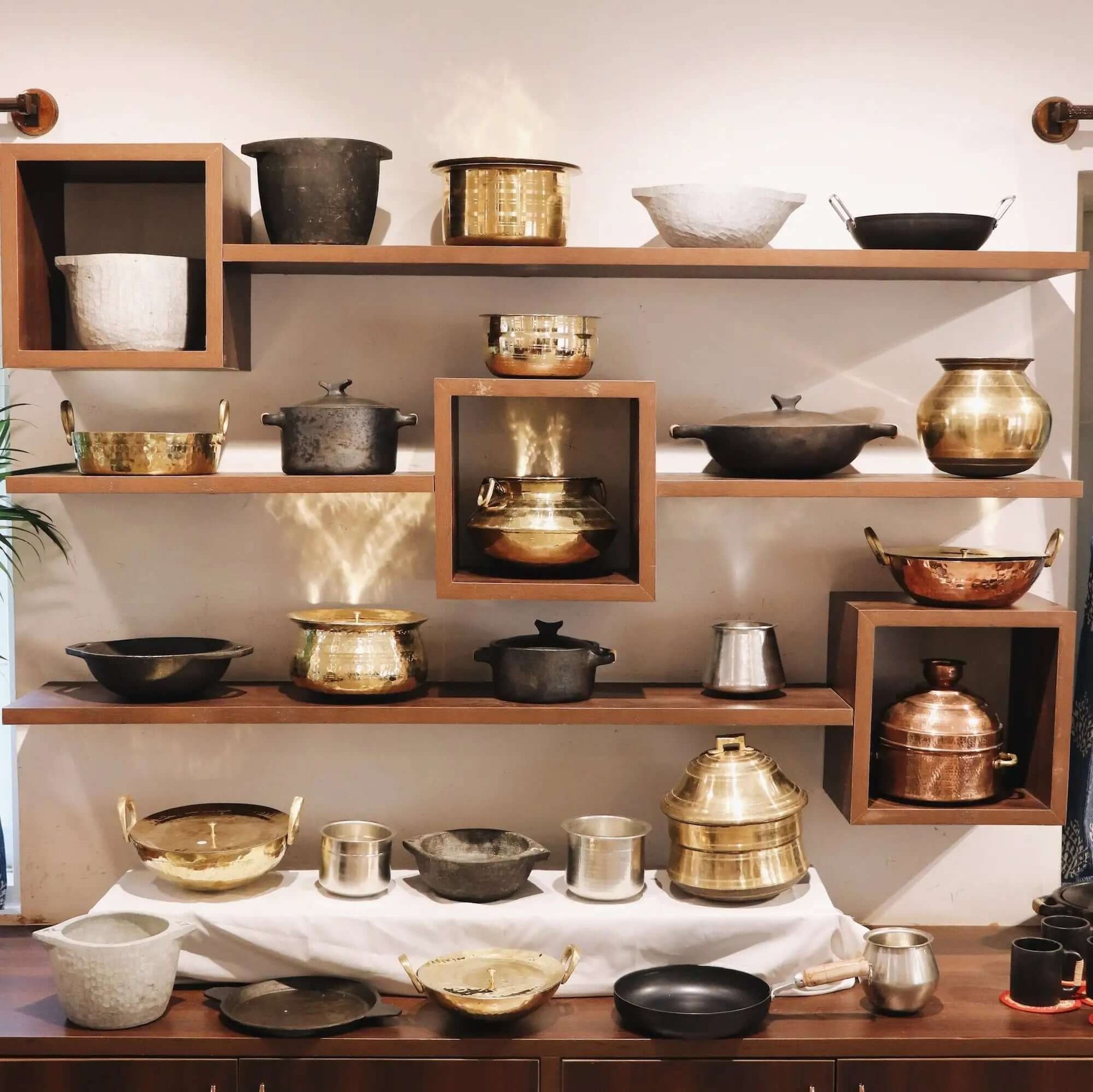 black and white bed linen