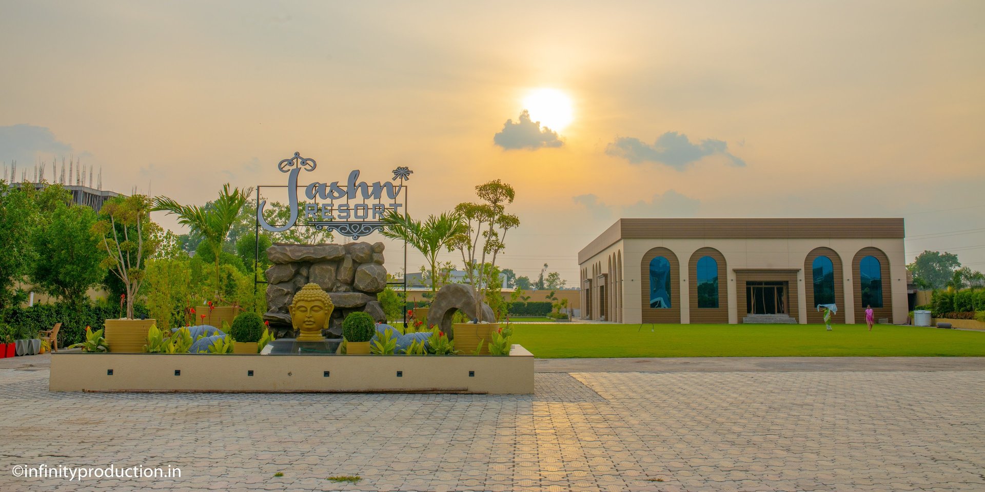black and white bed linen
