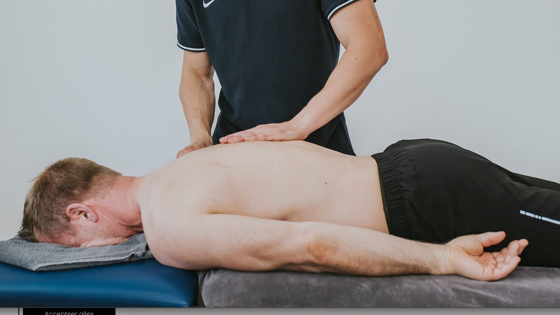 gray computer monitor