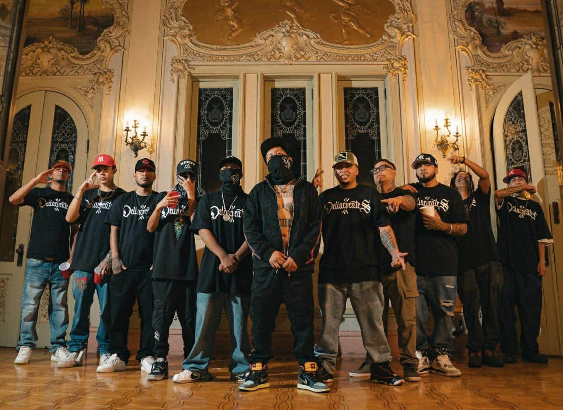 black and white bed linen