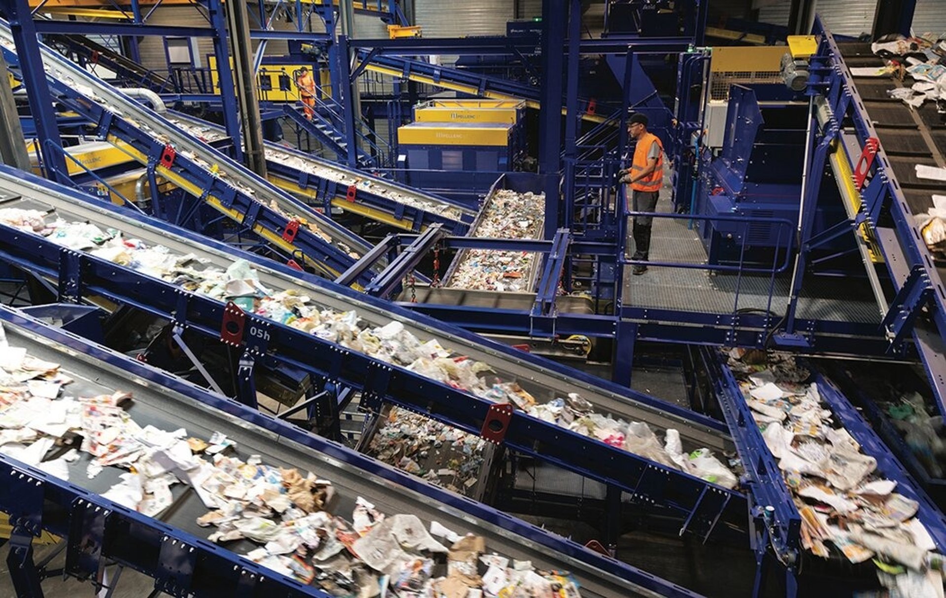 black and brown leather padded tub sofa