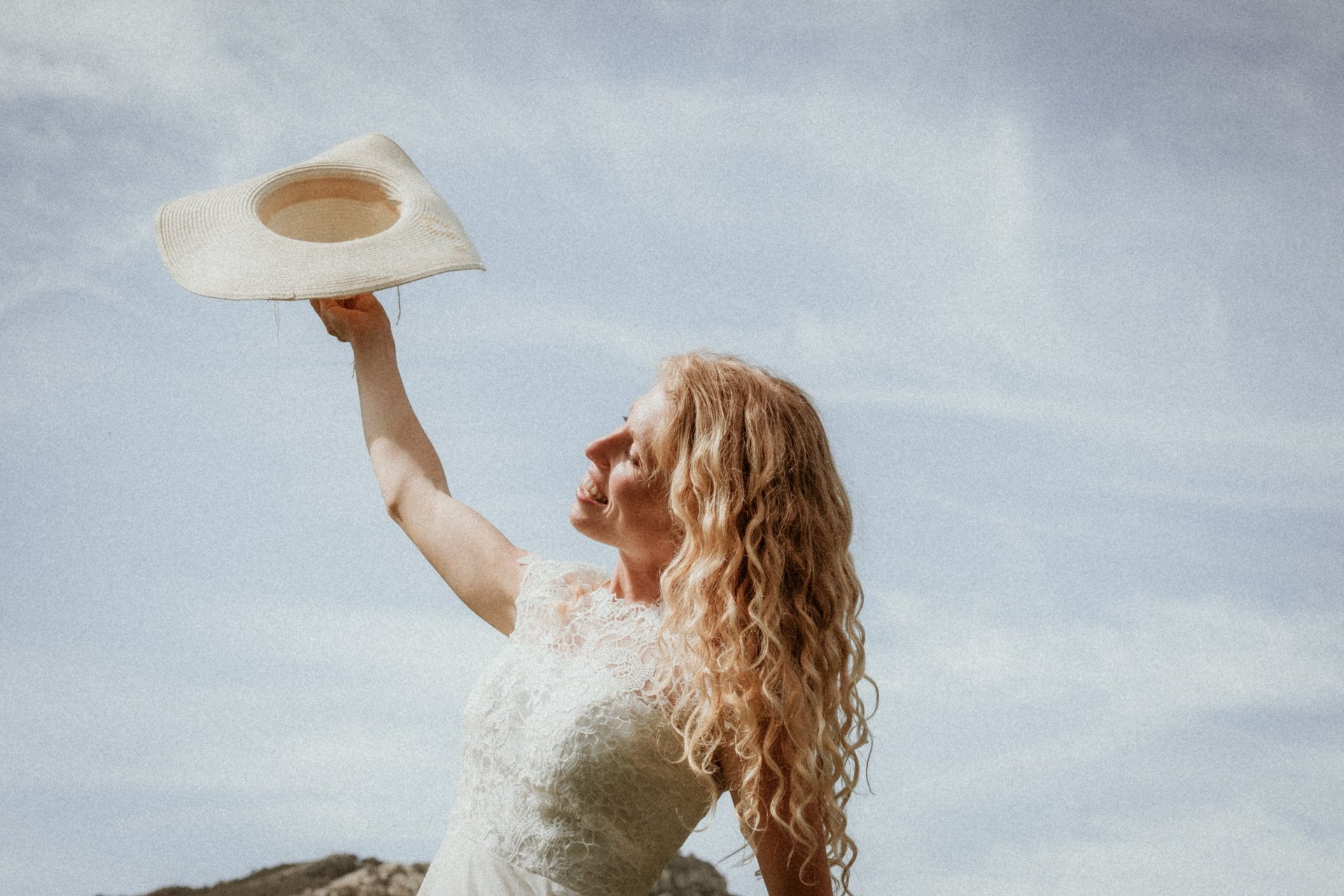black and white bed linen