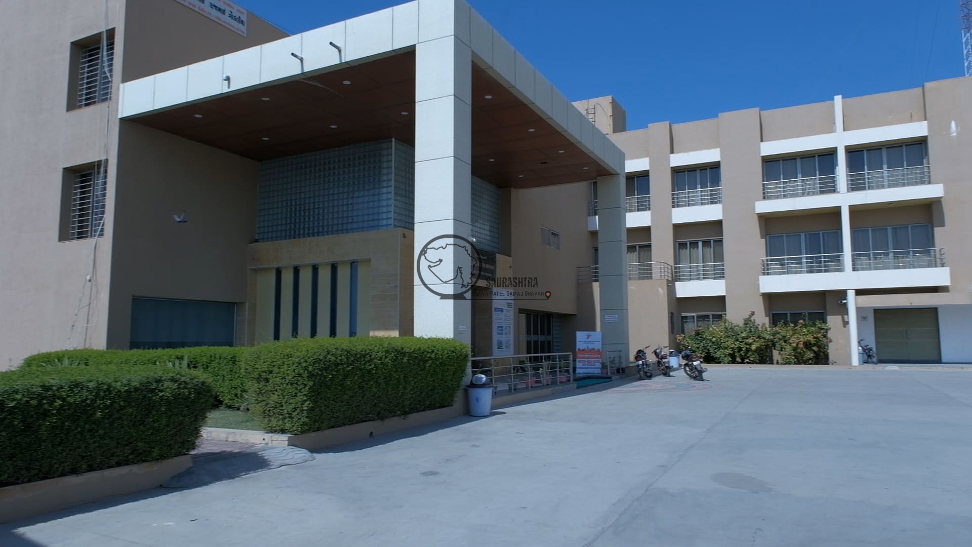 black and brown leather padded tub sofa