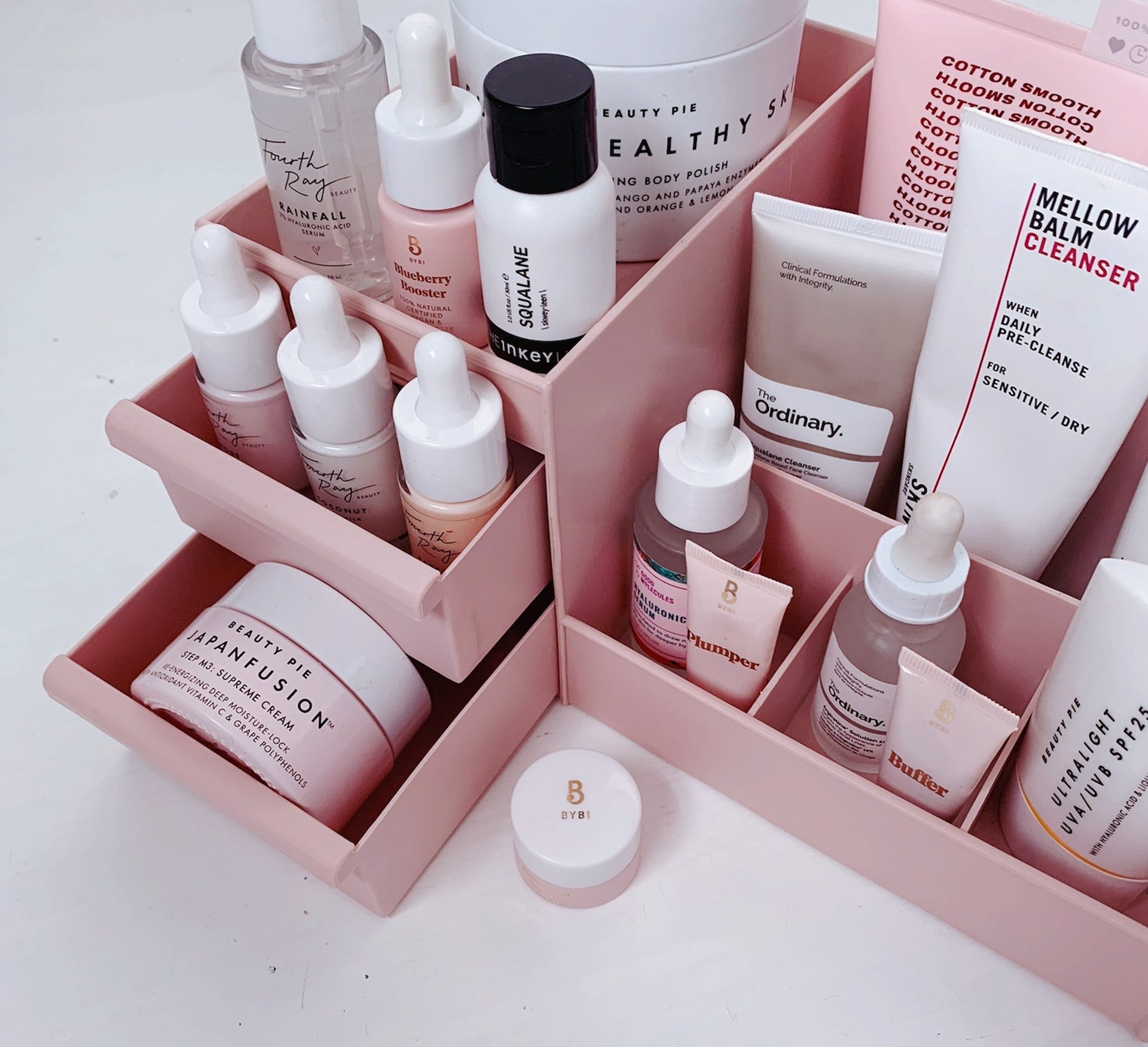 gray computer monitor