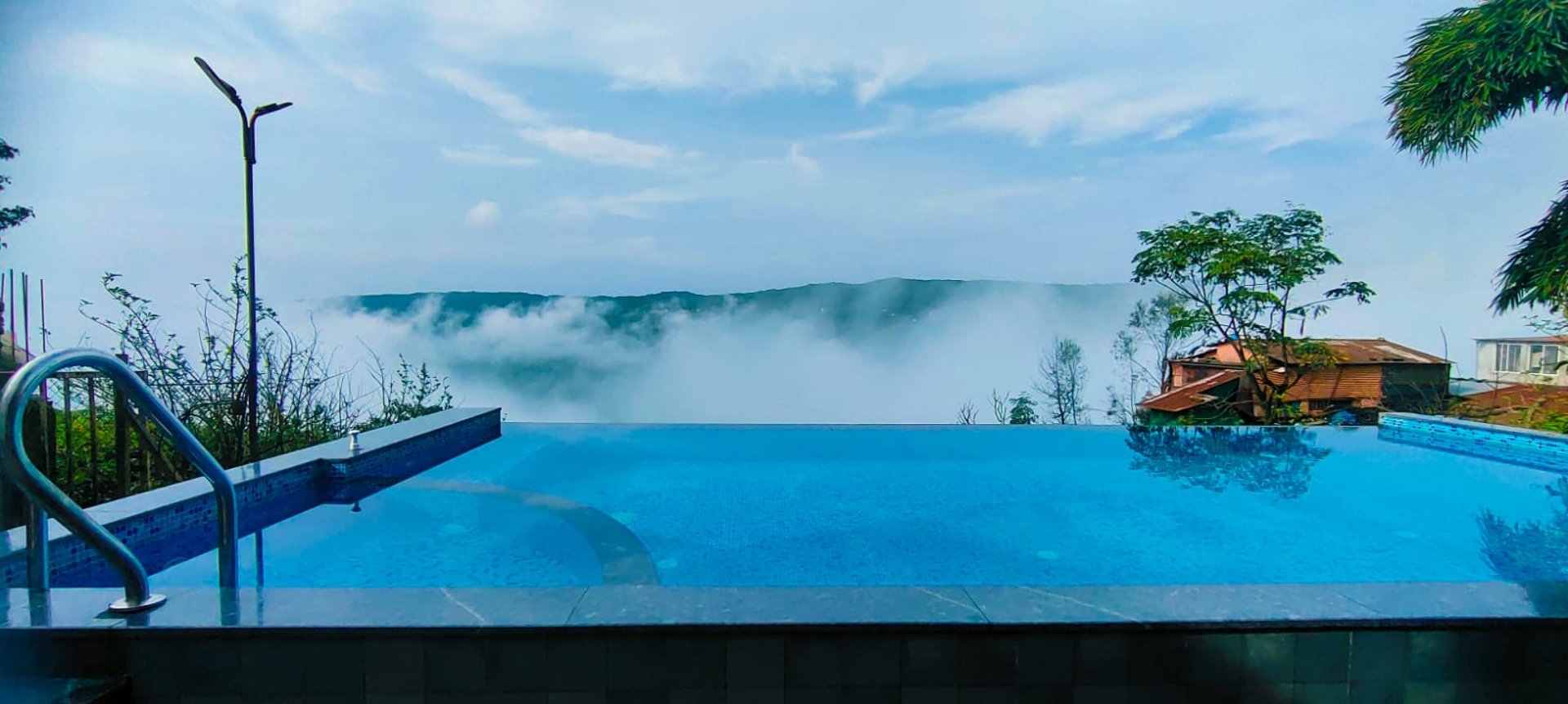 black and white bed linen