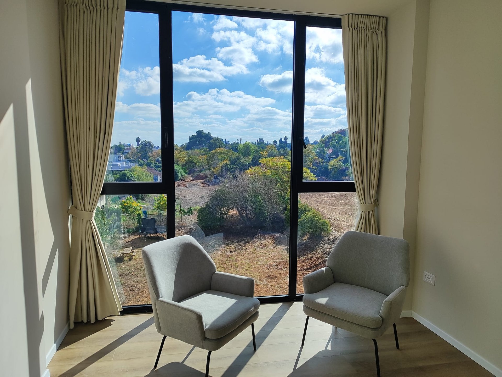 black and brown leather padded tub sofa