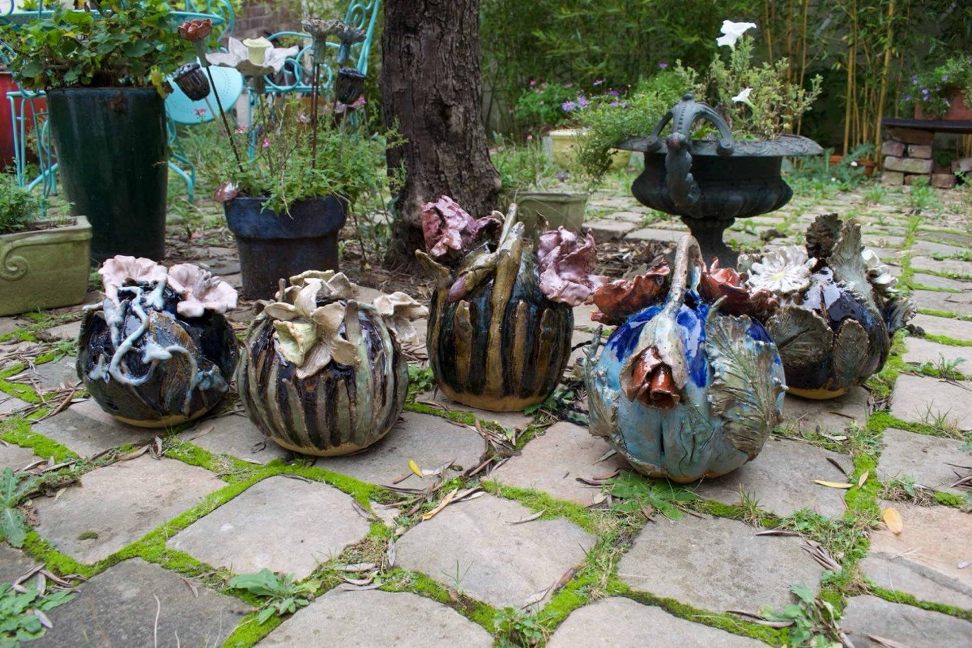 black and white bed linen