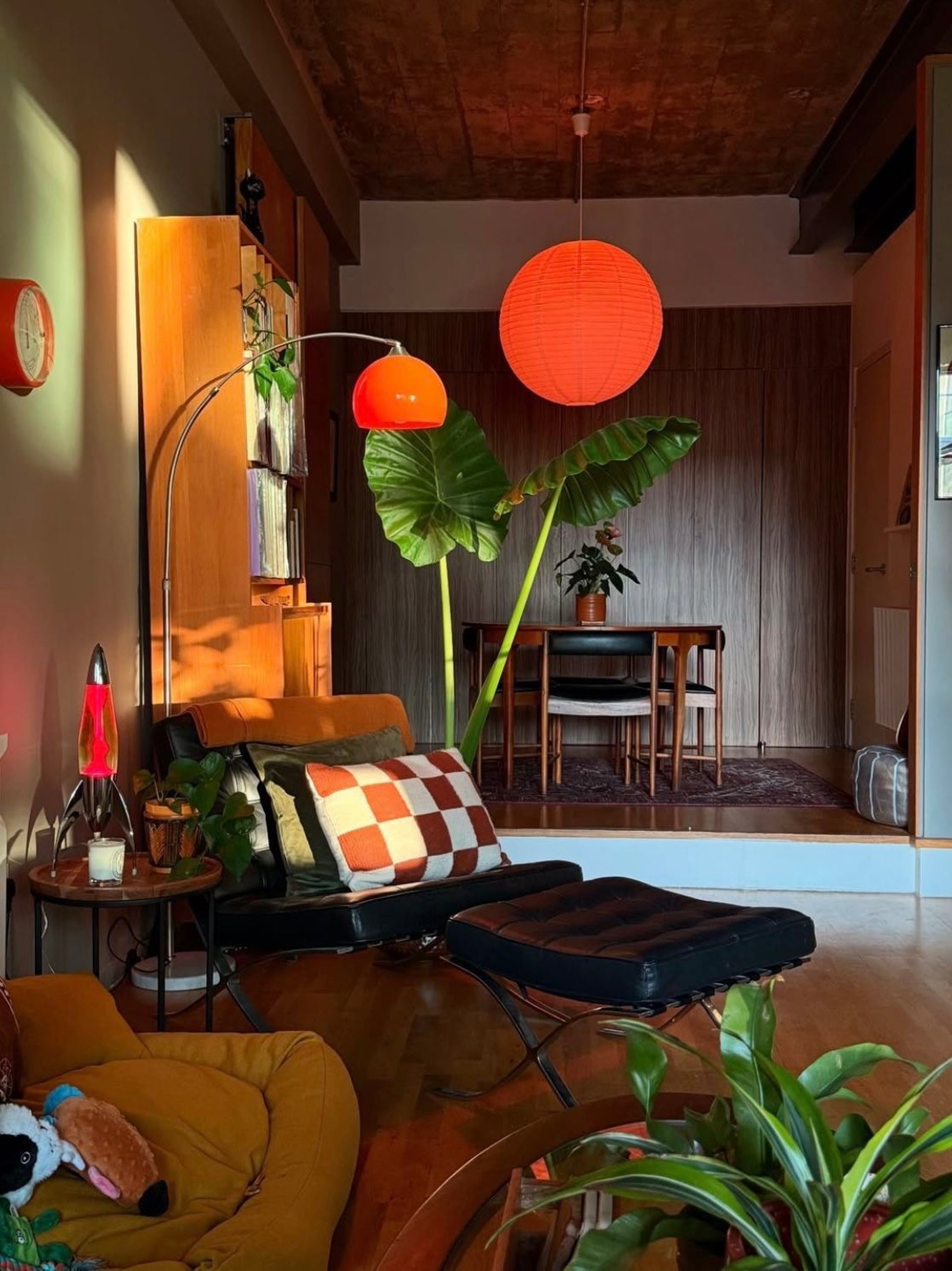 black and white bed linen