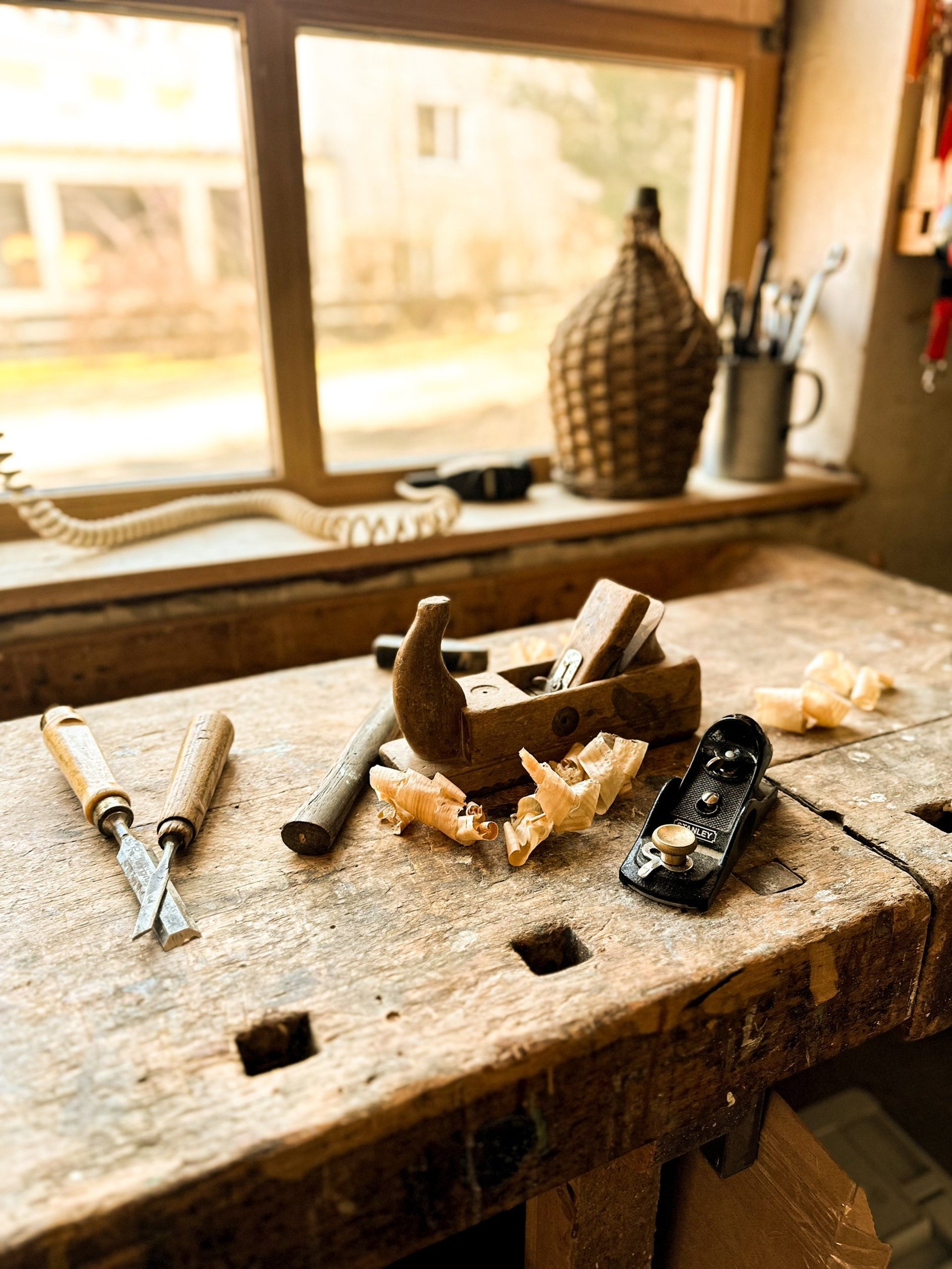 black and white bed linen