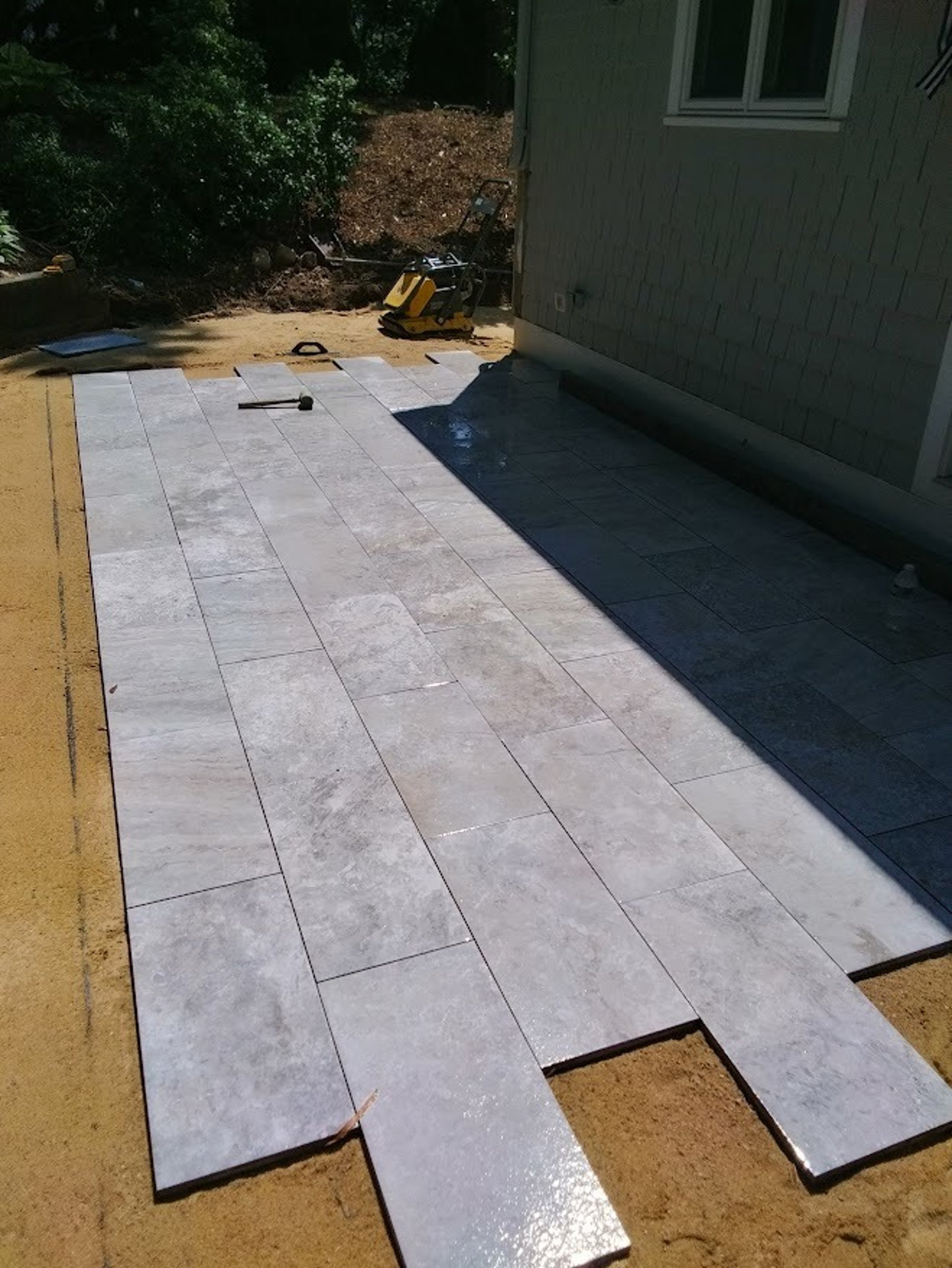 black and white bed linen