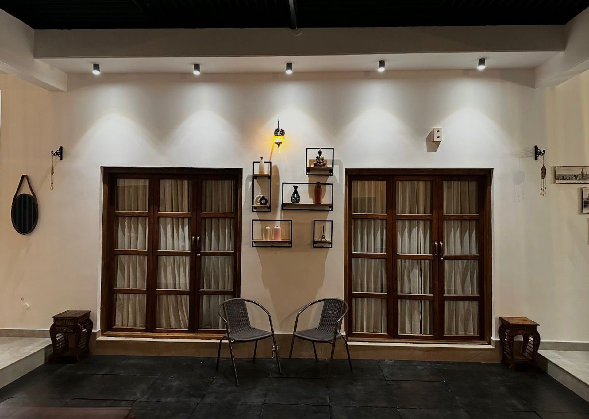 black and white bed linen