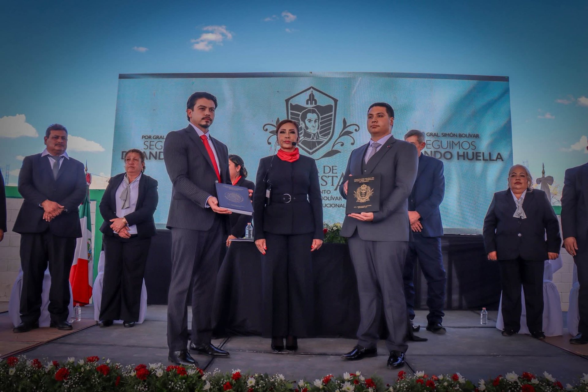 black and white bed linen