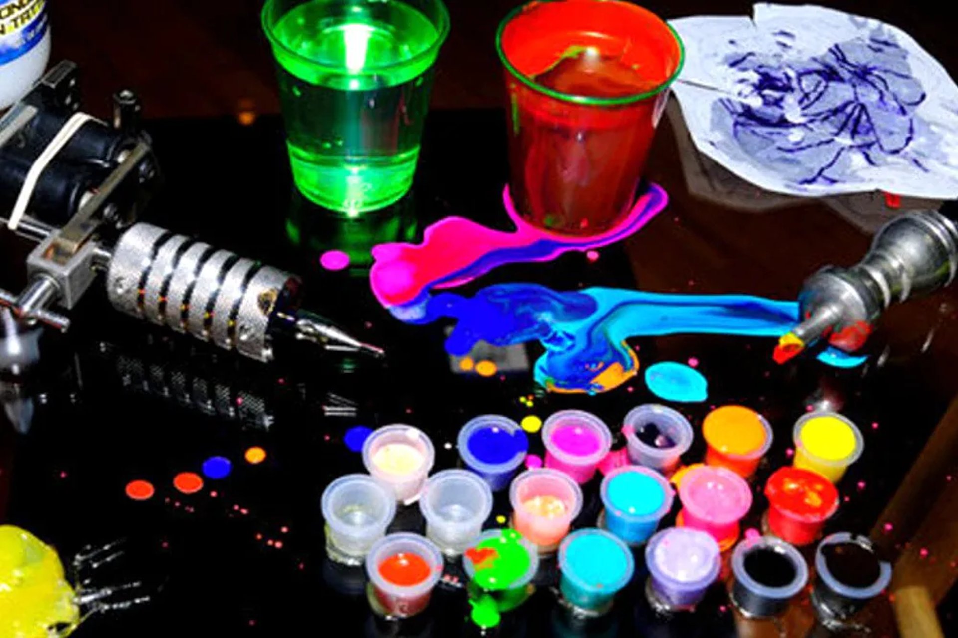 black and white bed linen