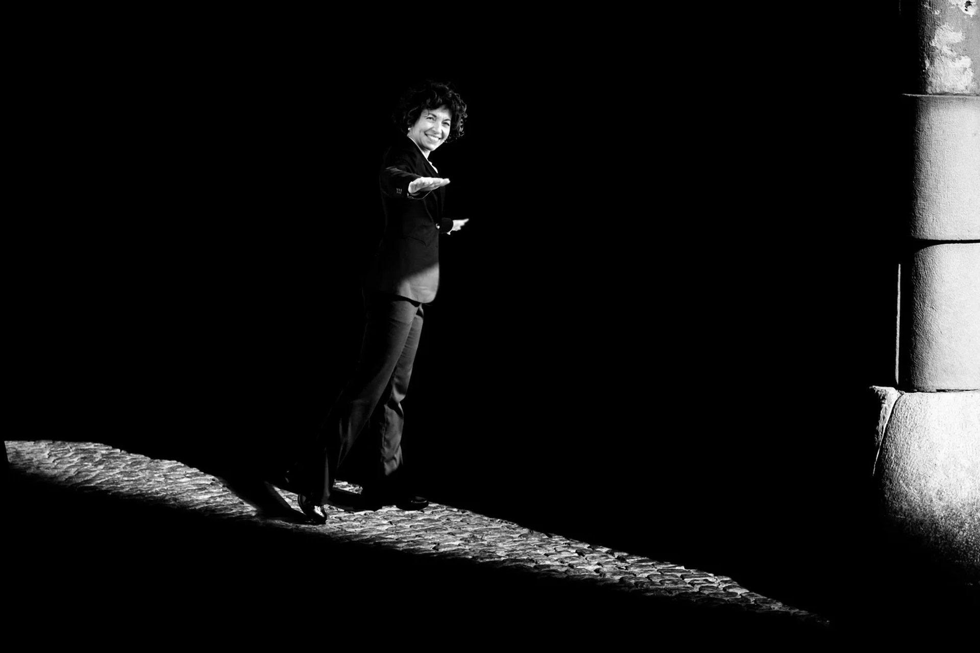 black and white bed linen