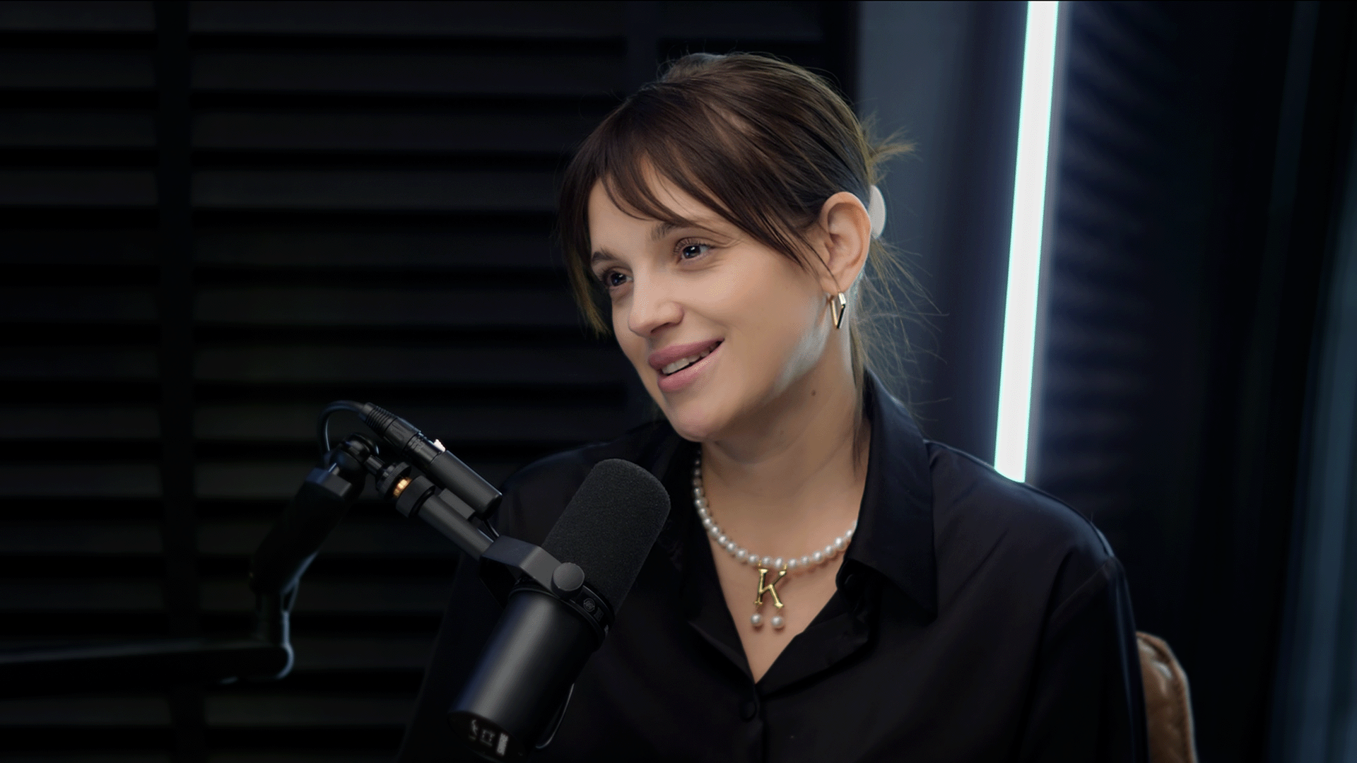 Профессиональная студия подкастов HellaGoodPro в Москве для аренды.