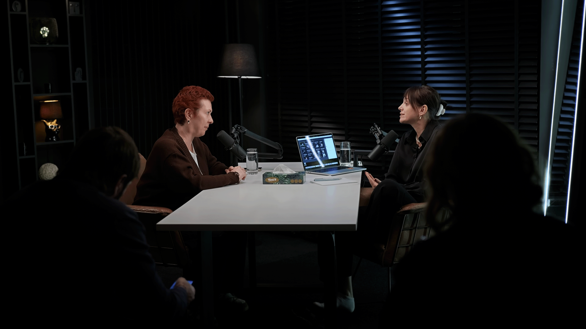 Профессиональная студия подкастов HellaGoodPro в Москве для аренды.