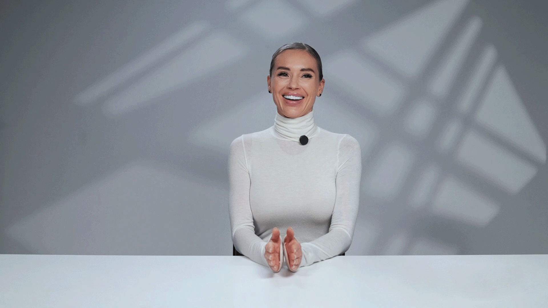 Студия для записи подкастов в аренду в Москве. Профессиональная видеостудия #белоенабелом