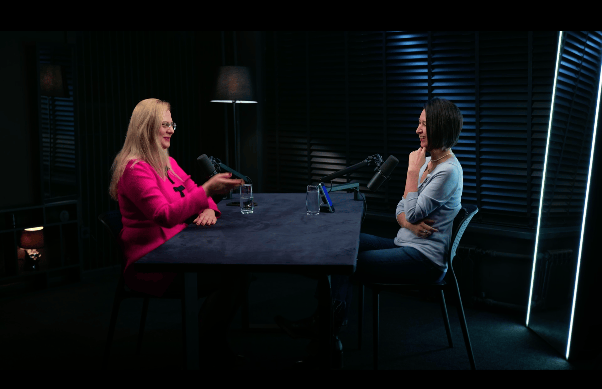 Аренда студии подкаст — цена с учетом света, звука и монтажа.